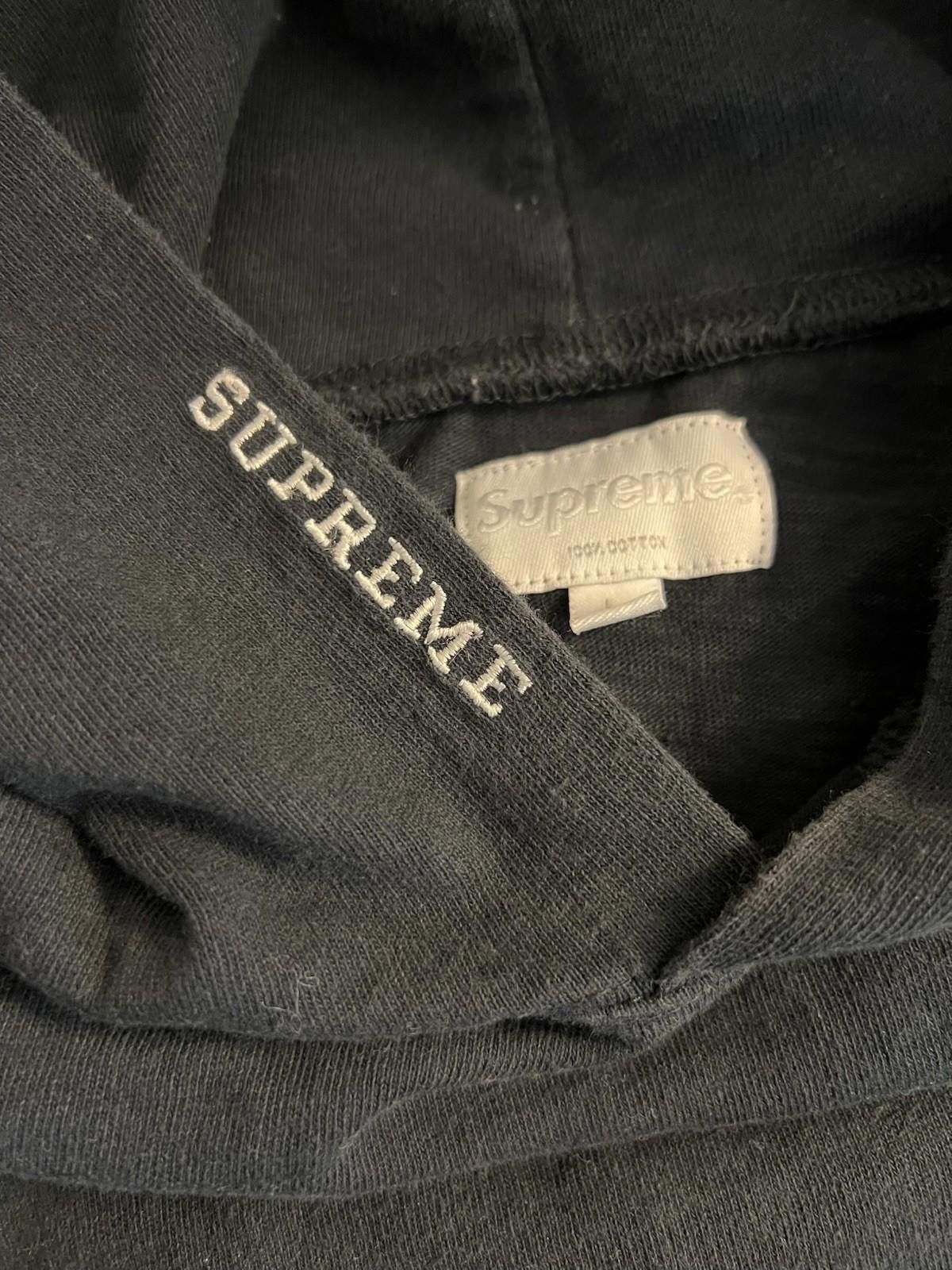 Supreme Pre-Owned Supreme Silver Label Thin Pullover Hoodie Navy L Size US L / EU 52-54 / 3 - 7 Thumbnail