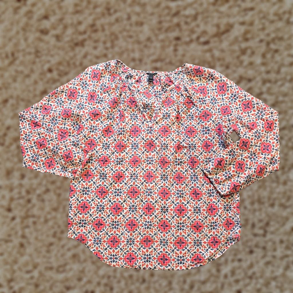 J.Crew J.CREW Top Womens XS Red Floral Long Sleeve Blouse Popover Casual Shirt V-Neck Knit Cotton Woven Lightweight Preppy Regular Men/Women? Size XS / US 0-2 / IT 36-38 - 1 Thumbnail