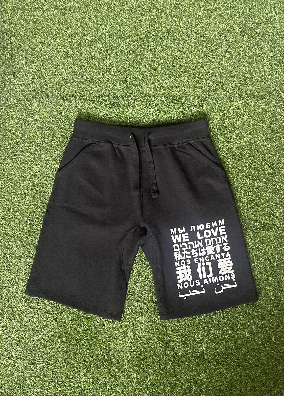 Vintage WE LOVE SHORTS Size US 30 / EU 46 - 1 Thumbnail