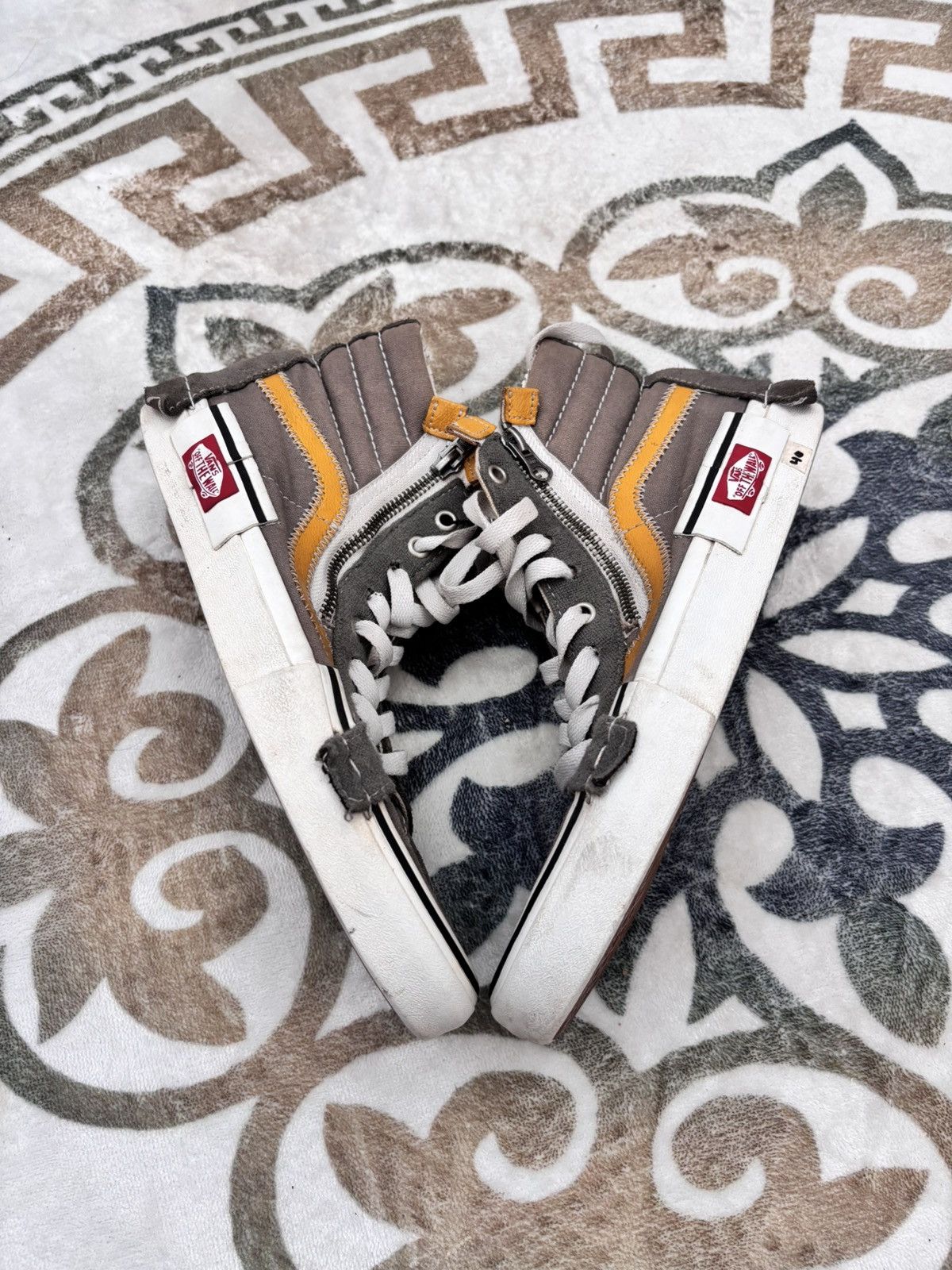 Vans Vans Cut n Paste Hi Top Sneakers Size US 8 / EU 41 - 1 Thumbnail