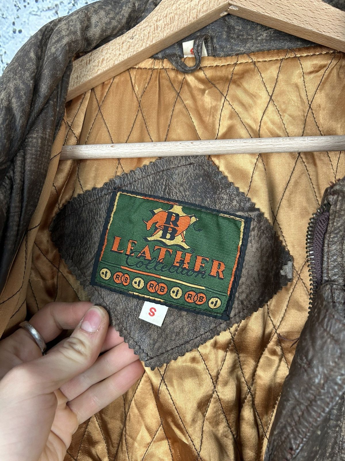 Genuine Leather Vintage Genuine Leather Bomber Jacket Avant Garde 90s Size US S / EU 44-46 / 1 - 7 Thumbnail