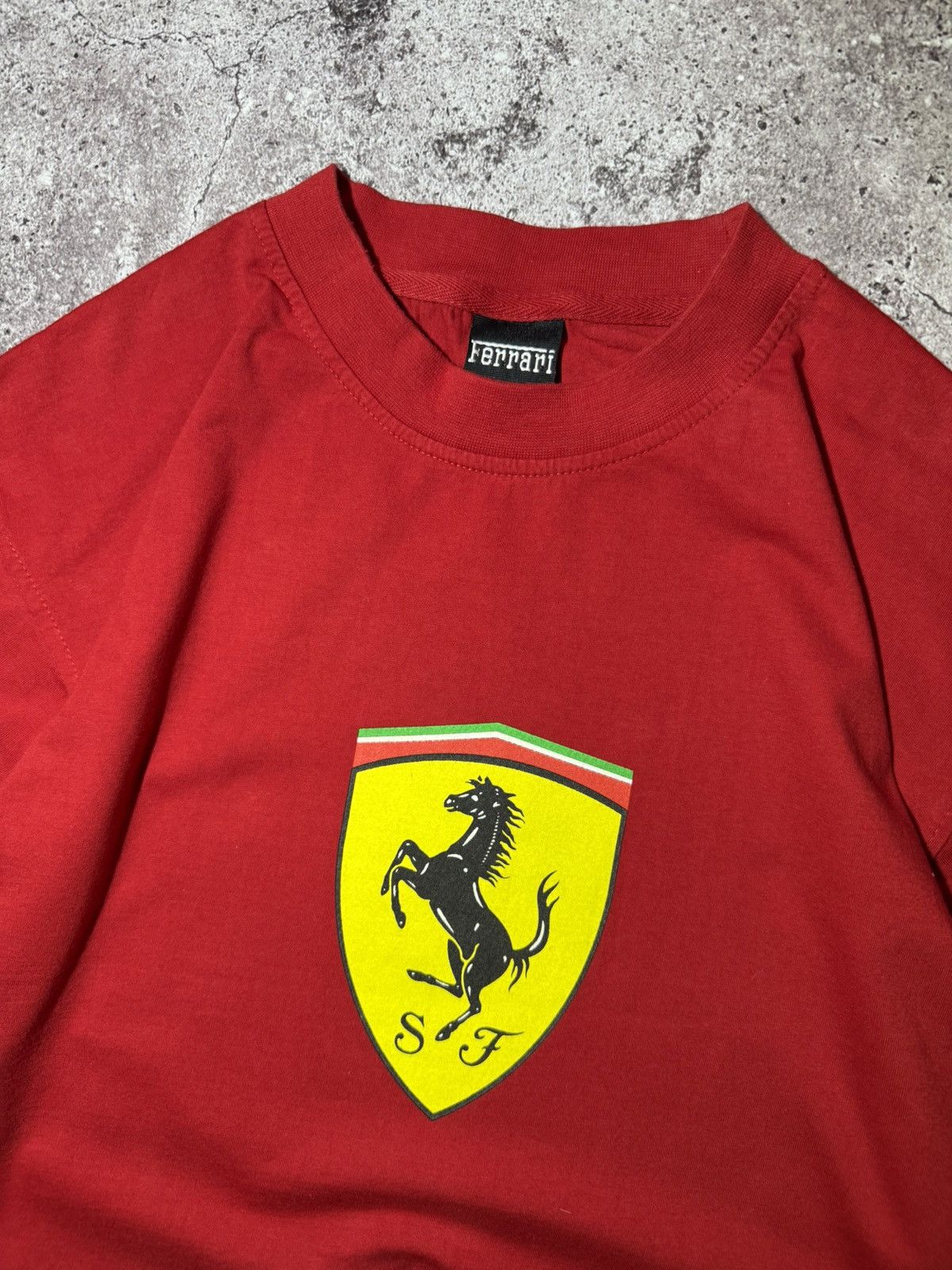 Ferrari Vintage 1999 Ferrari F1 Racing 90s Big Logo T-Shirt Red Size US L / EU 52-54 / 3 - 3 Thumbnail