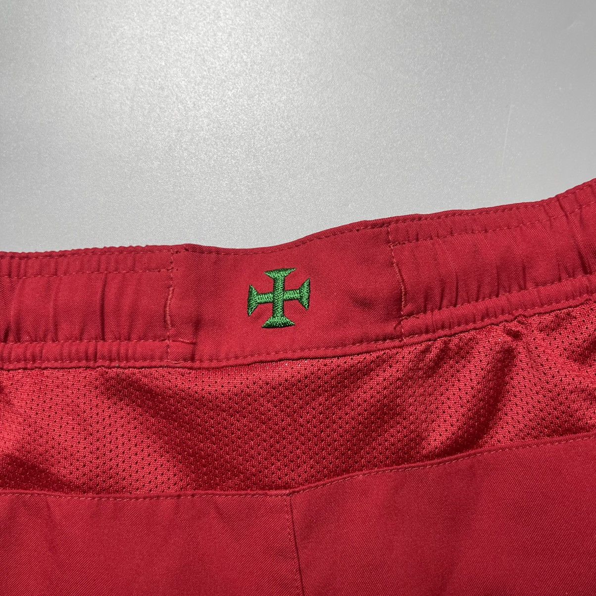 Nike PORTUGAL NIKE 2014 WORLD CUP FOOTBALL HOME SHORTS Size US 27 - 9 Thumbnail