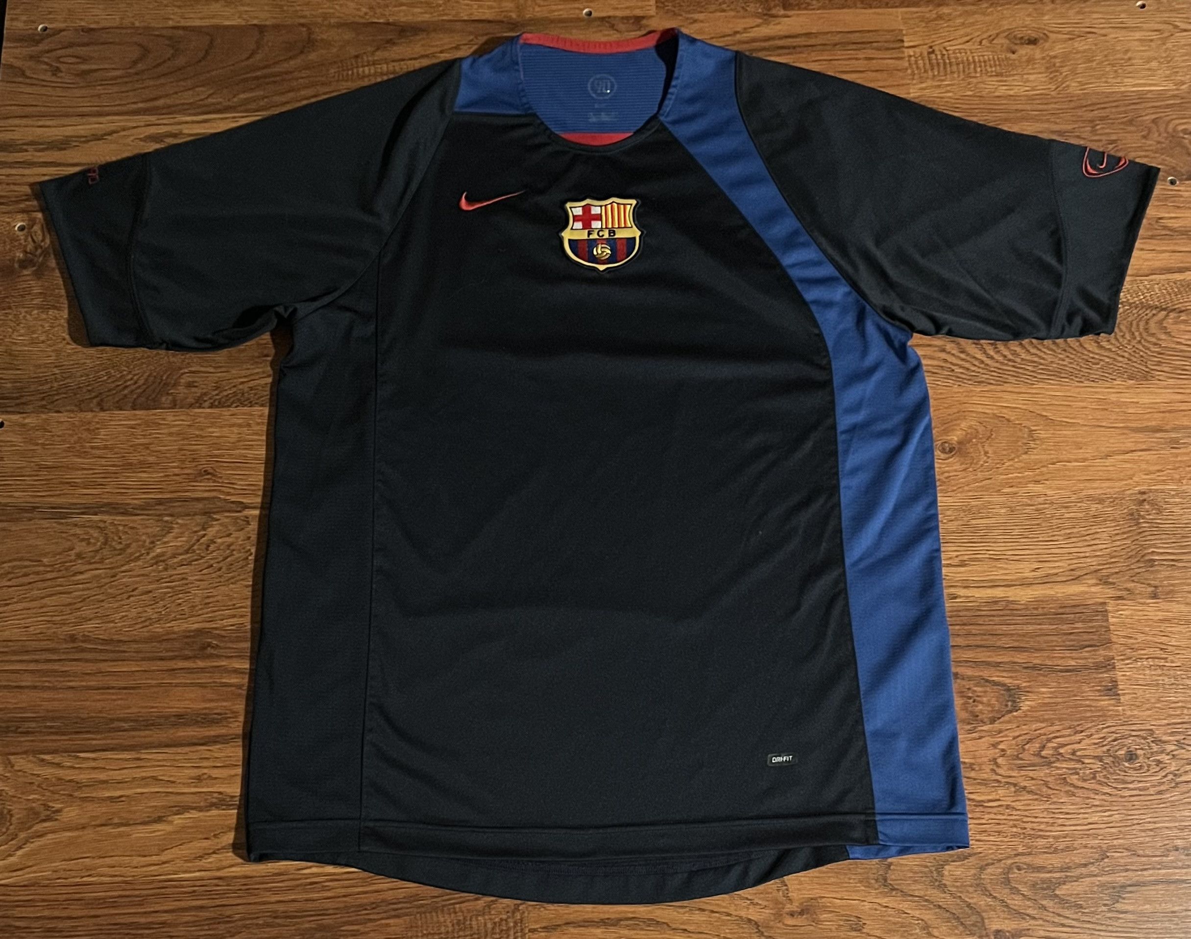 Nike × Vintage 2004/05 Nike Barcelona Total 90 Vintage Training