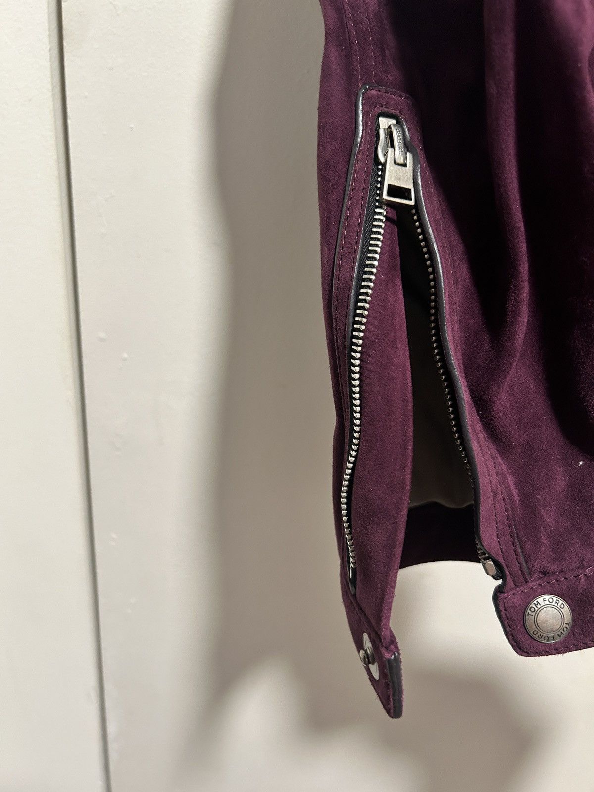 Tom Ford Tom Ford Suede Blouson Jacket Burgundy size IT 48 Size US M / EU 48-50 / 2 - 2 Thumbnail