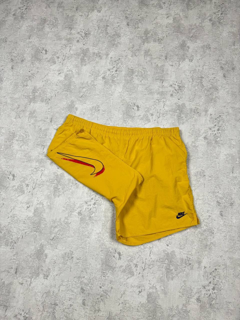 Nike RARE Vintage Nike Yellow Shorts Big Logo Size XL Size US 37 - 1 Thumbnail