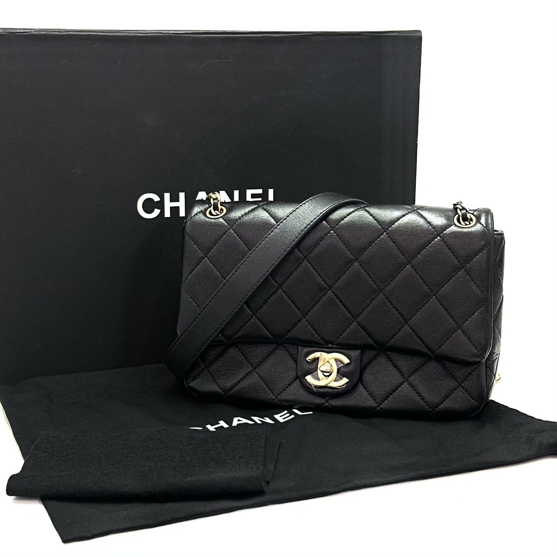 Chanel Pre-loved Bag Very good condition Size ONE SIZE - 1 Thumbnail
