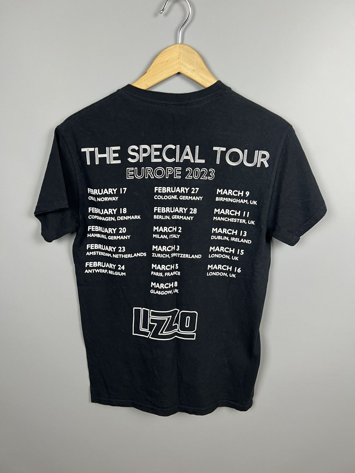 Rap Tees (S) Lizzo european tour tee Size US S / EU 44-46 / 1 - 6 Thumbnail