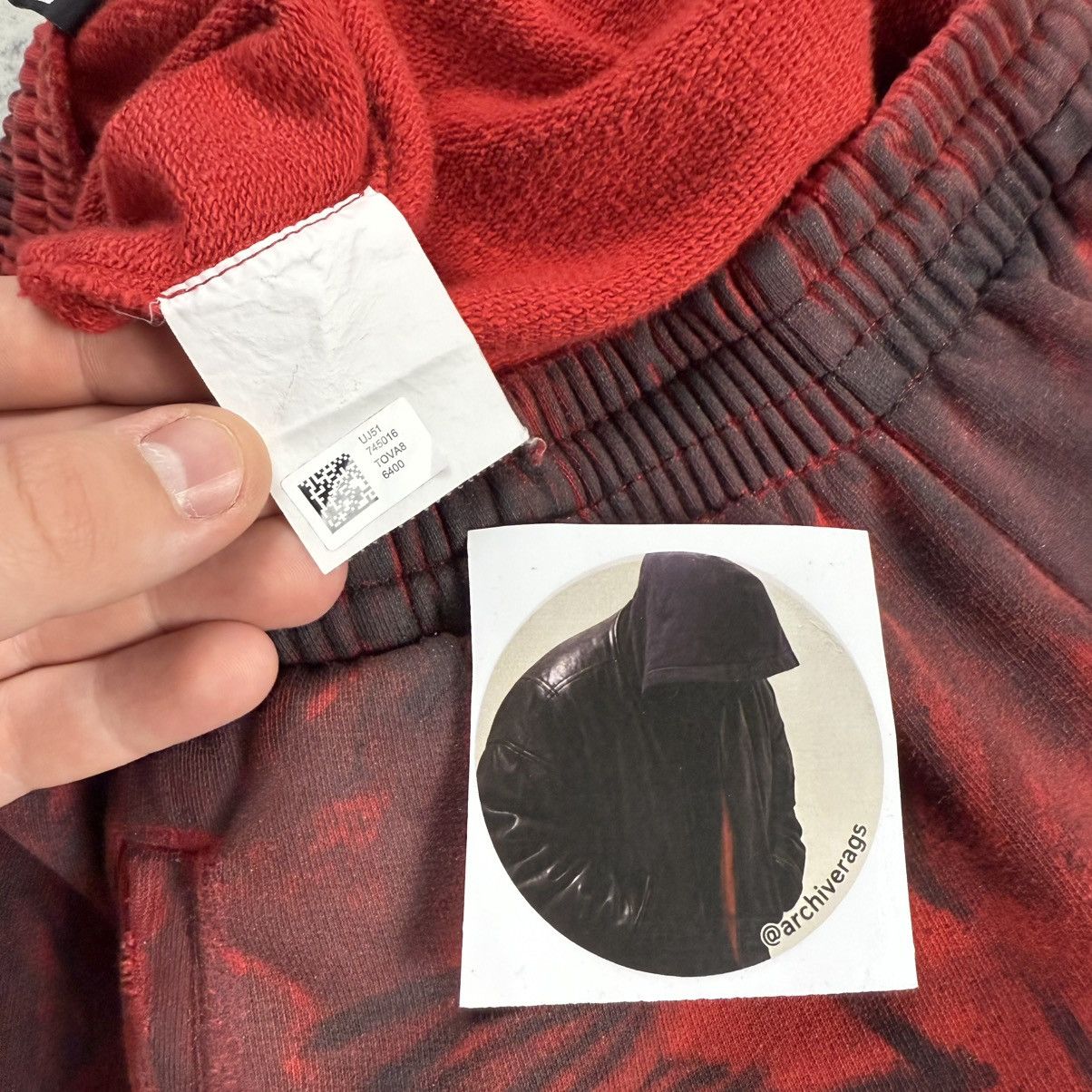 Balenciaga Balenciaga Sample Distressed Graffiti Print ‘Red’ Sweatpants Size US 32 / EU 48 - 12 Thumbnail