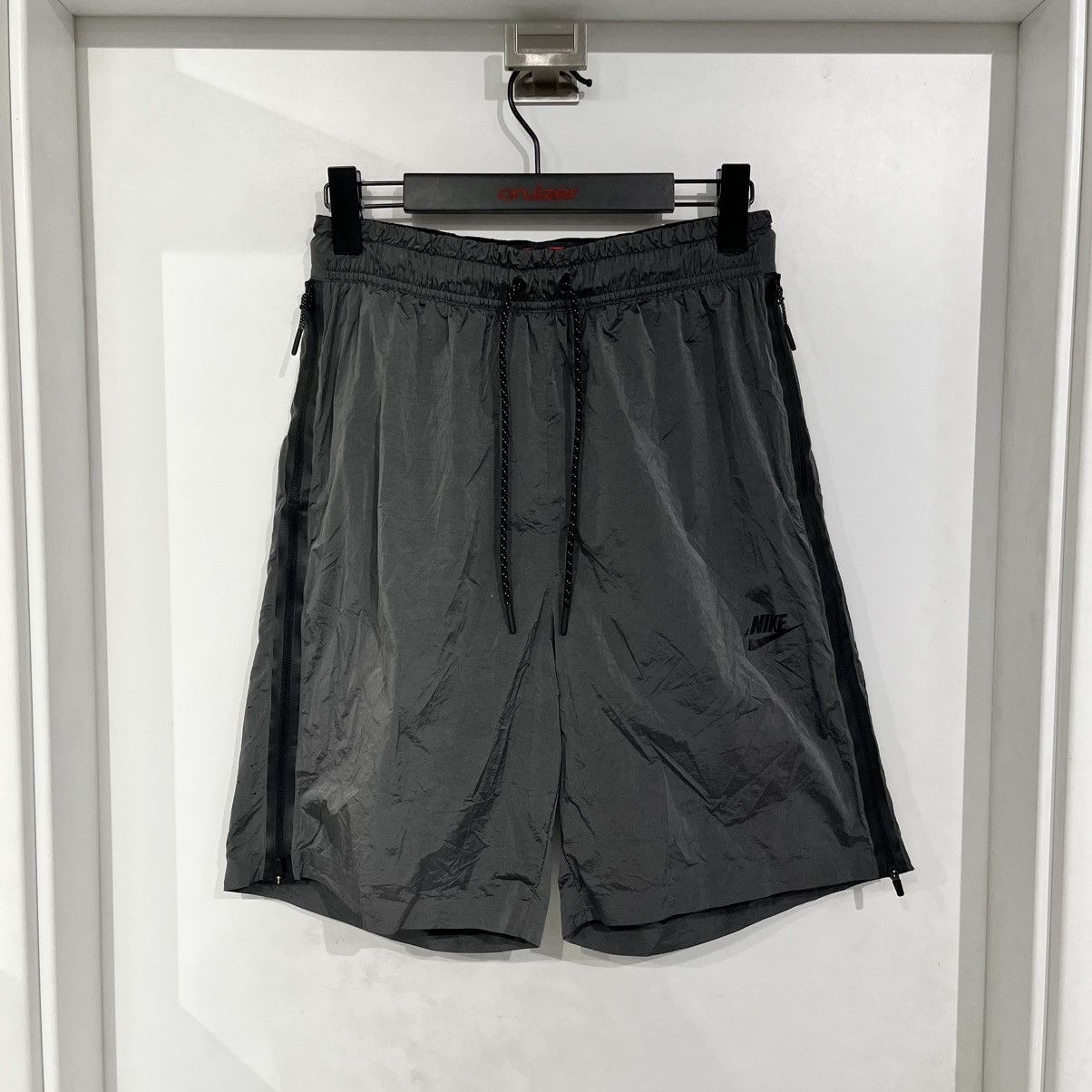 Nike Nike Shorts Grey Size US 30 / EU 46 - 1 Thumbnail