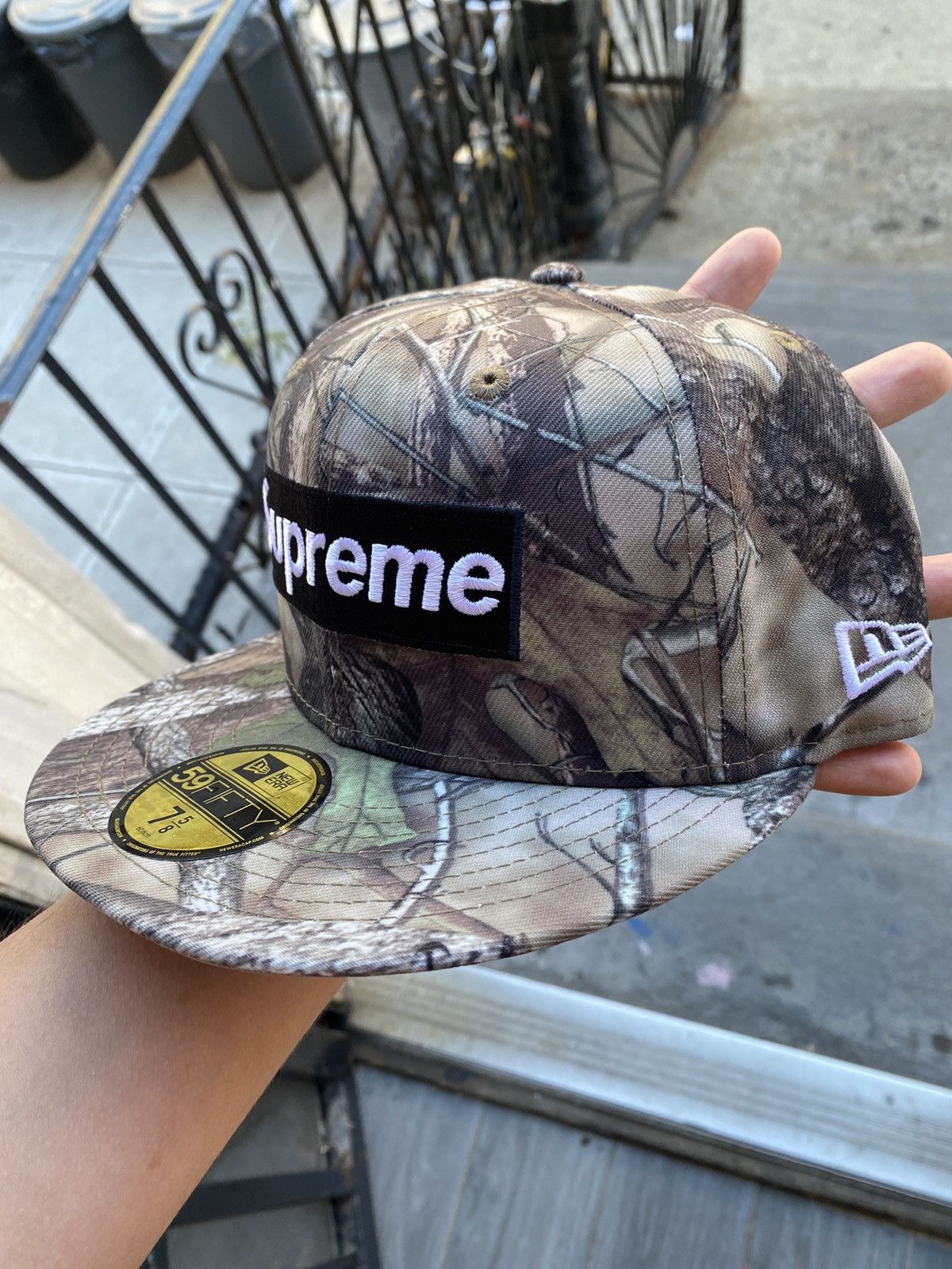 Supreme Supreme New Era Breast Cancer Awareness Box Logo Fitted 75/8 Size ONE SIZE - 3 Thumbnail