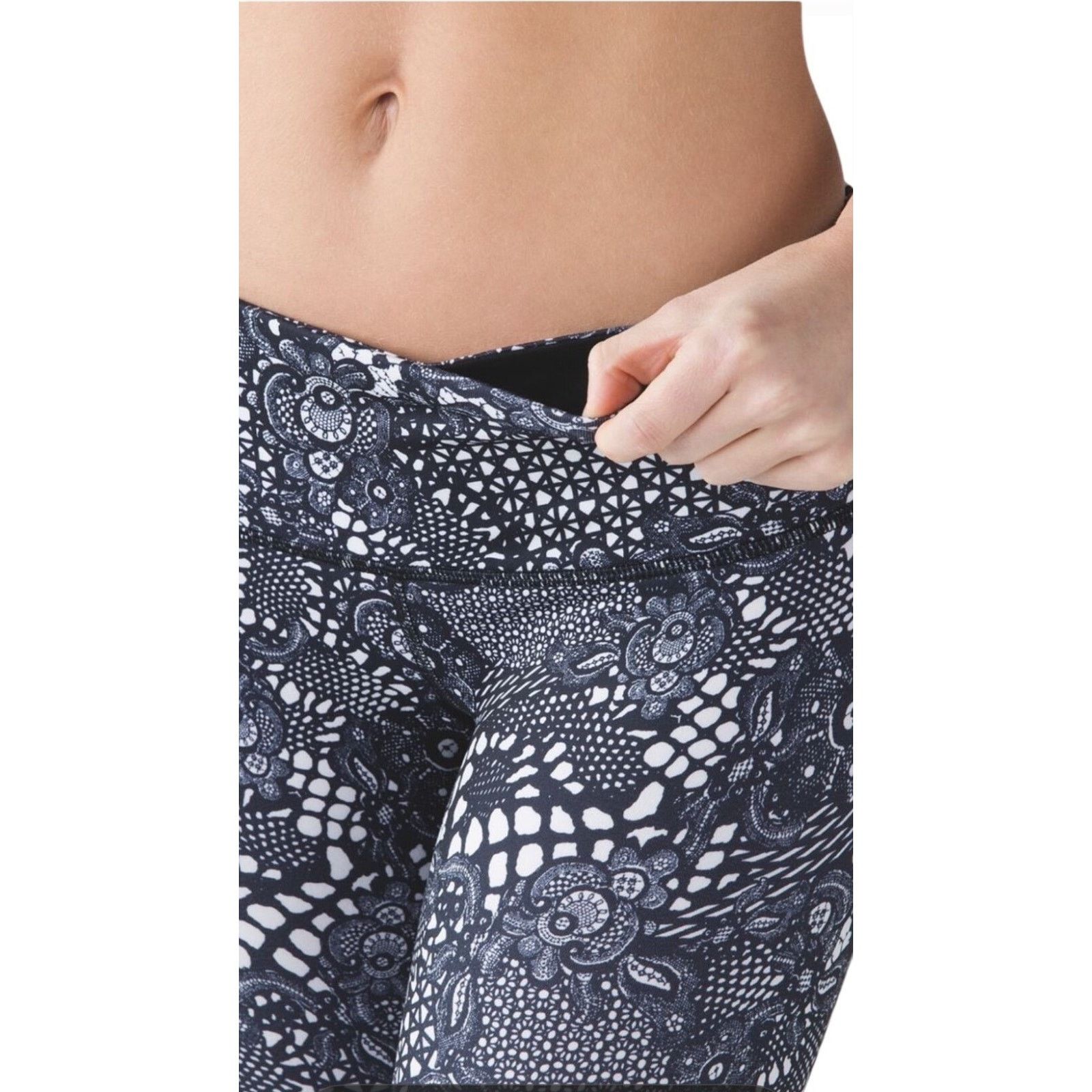 Lululemon Lululemon Wunder Under Crop III Leggings Pretty Lace Sz 4 Size 25" / US 0 / IT 36 - 5 Thumbnail