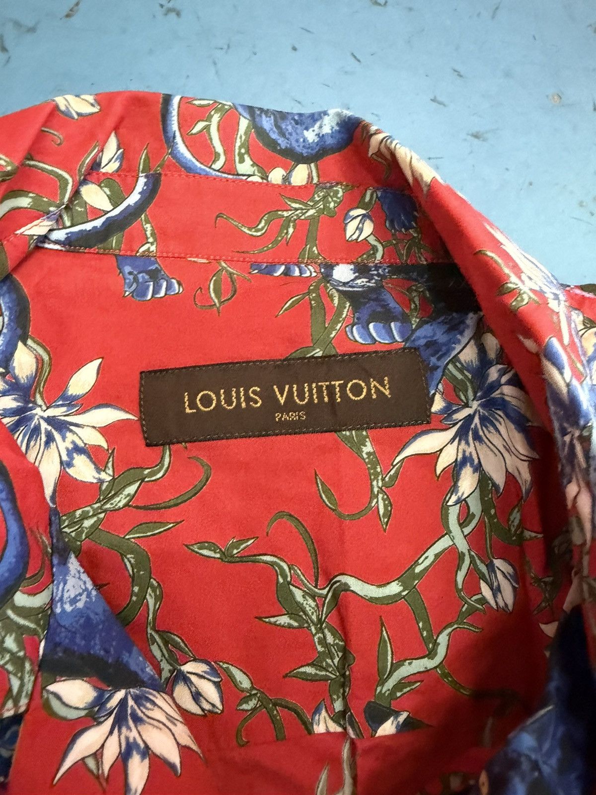 Louis Vuitton LOUIS VUITTON 2016 RED PANTHER SHRIT Size US XXL / EU 58 / 5 - 4 Thumbnail