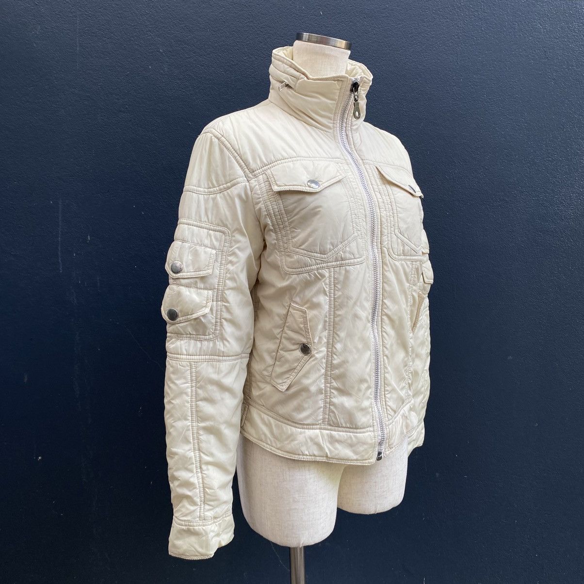 Moschino Moschino multi Pocket Cargo Puffer Love Jacket Size US S / EU 44-46 / 1 - 15 Thumbnail