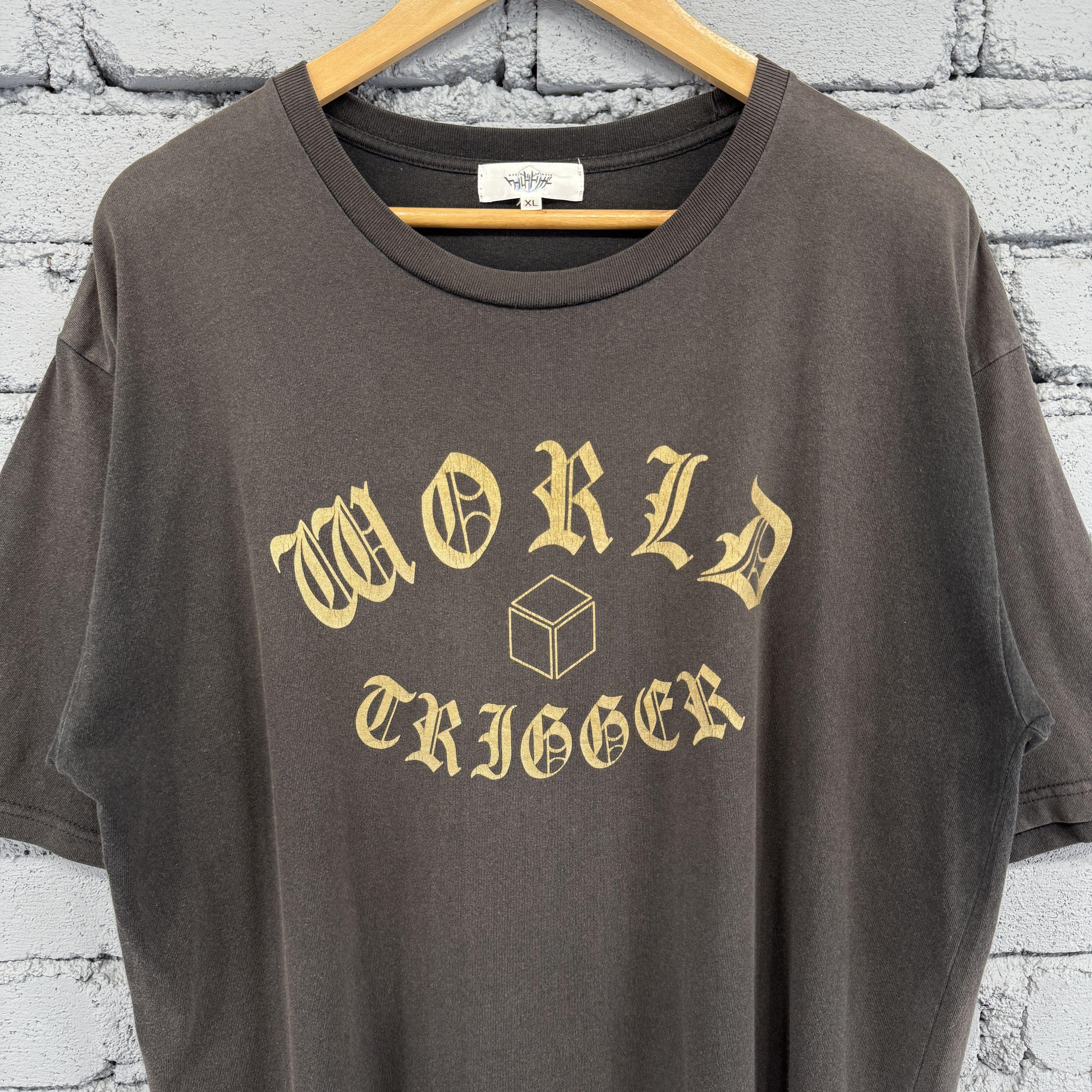 Japanese Brand Sunfaded "World Trigger" Sunfaded Tshirt Size US XL / EU 56 / 4 - 3 Thumbnail