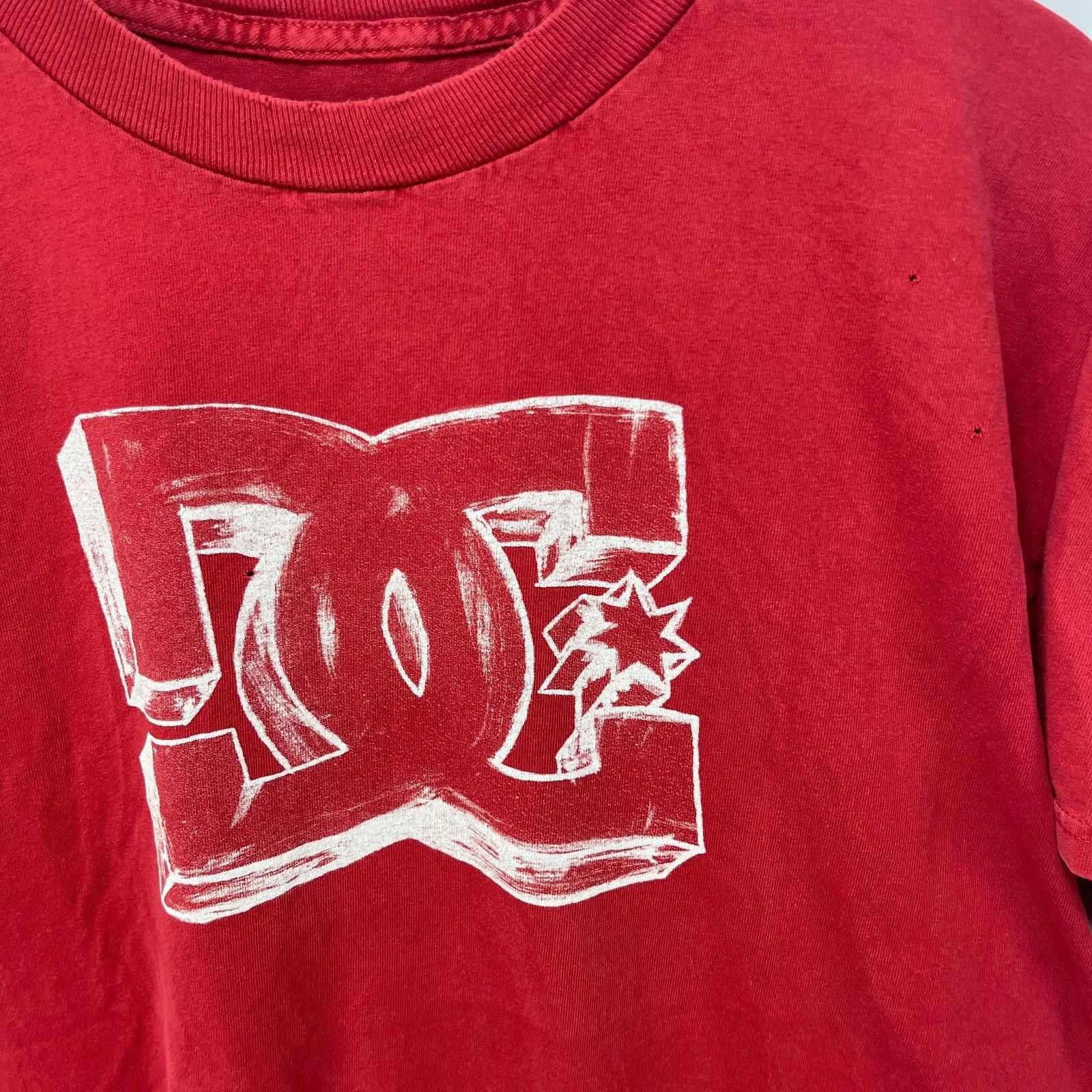 Designer Vintage DC Shoes T-Shirt Large Skateboard Y2K Size US L / EU 52-54 / 3 - 2 Thumbnail