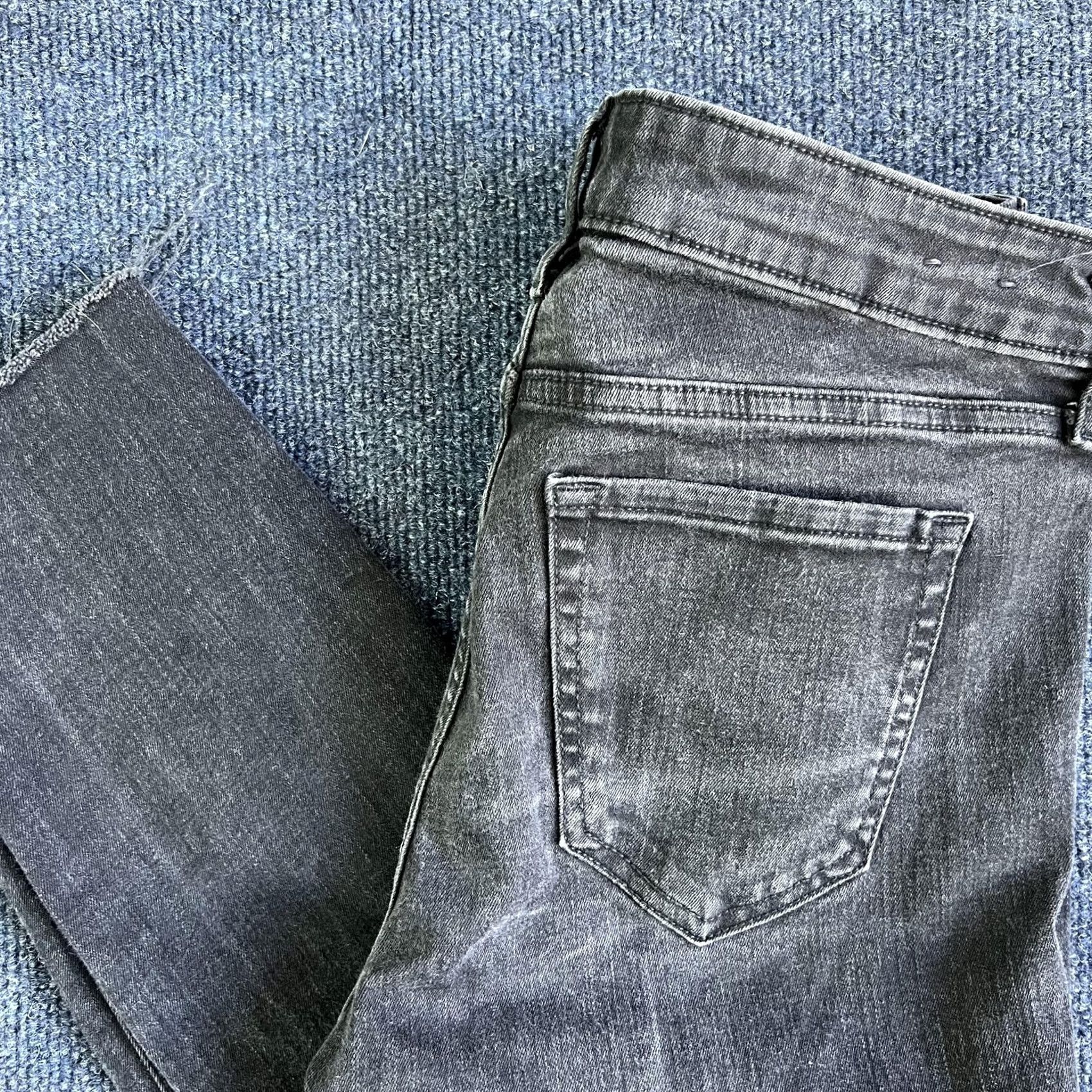 Gap Gap Jeans Womens 28 Long Tall Charcoal Wash Extra Slim Stretch Jegging Denim 5-Pocket Distressed Pockets Zipper Button Clothing Mens Womens Girls Boys Size 28" / US 6 / IT 42 - 2 Thumbnail