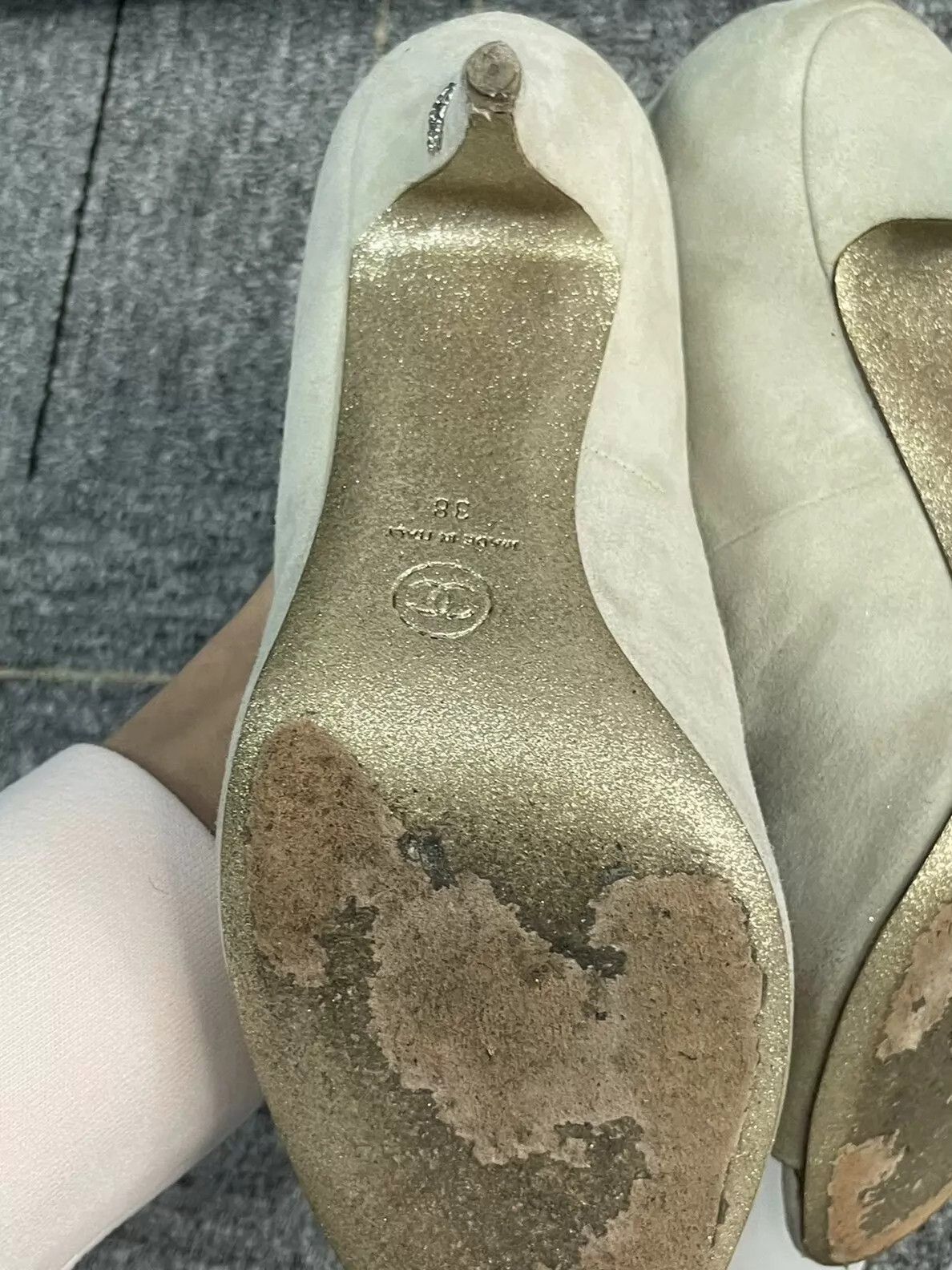 Chanel Chanel Gradient Gold Bow Crystal Peep-Toe Heels 38 Size US 7.5 / IT 37.5 - 3 Thumbnail