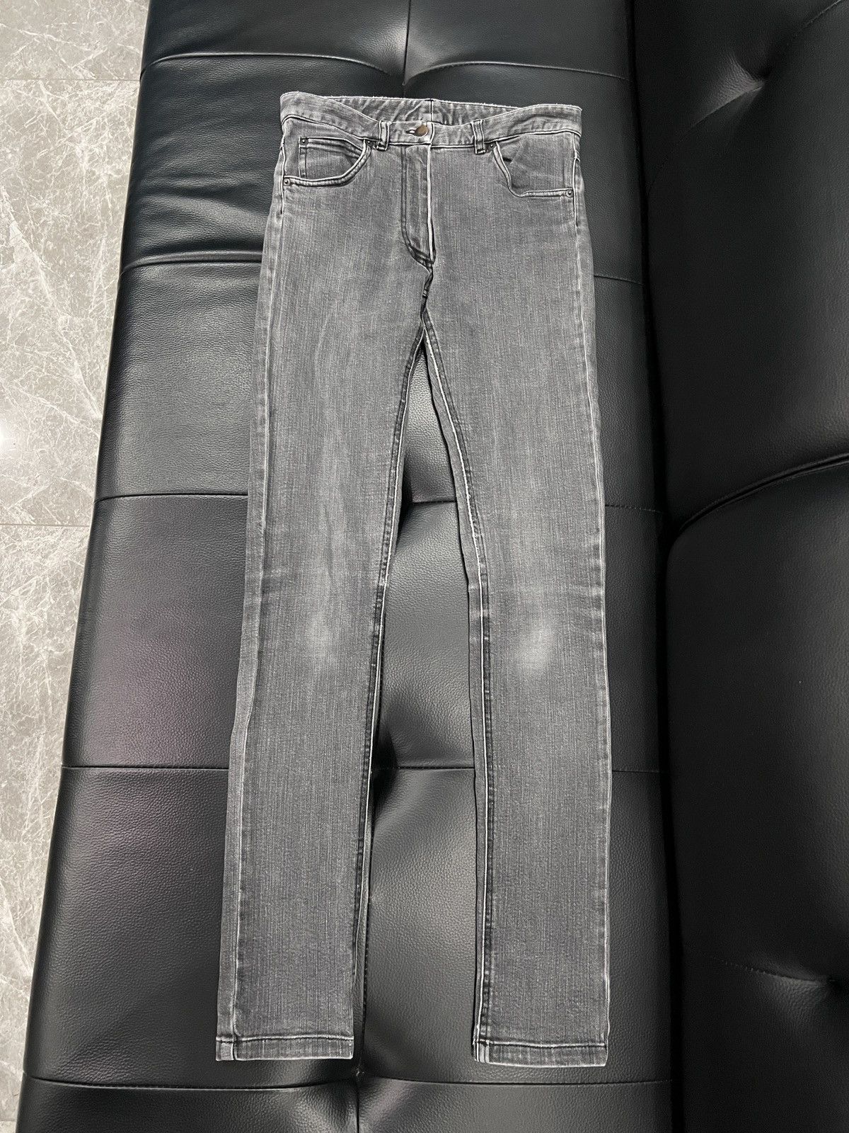 Maison Margiela Maison Martin Margiela Line 14 Distressed Slim Denim Jeans Size 27" / US 4 / IT 40 - 1 Thumbnail