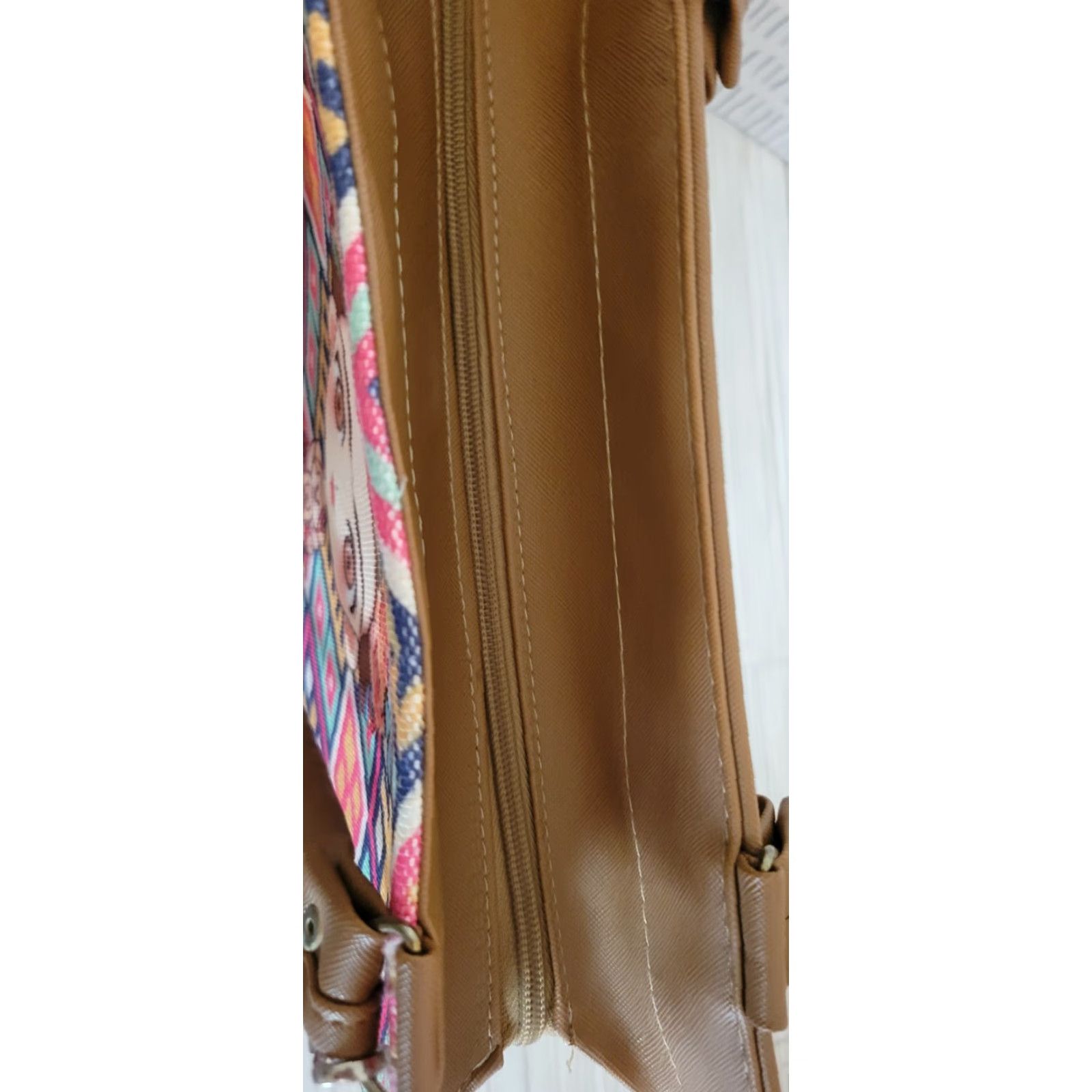 Changes Cartoon Frida Kahlo Shoulder Bag Purse EUC Tan Multicolor Faux Leather Women's Medium 12x10x4 Change Purse Handbag Size ONE SIZE - 3 Thumbnail