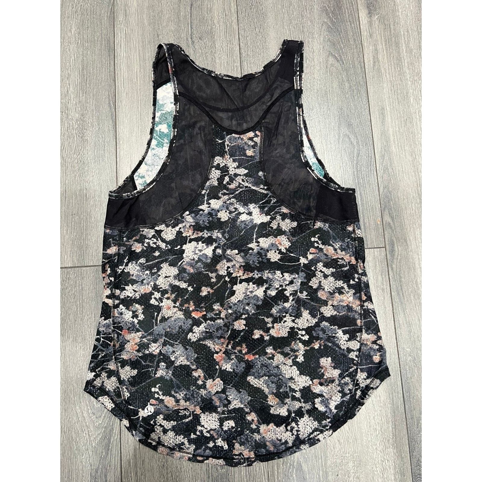 Lululemon Lululemon Sculpt Tank IISpring Bloom Black top 2 A000456 Size XS / US 0-2 / IT 36-38 - 3 Thumbnail