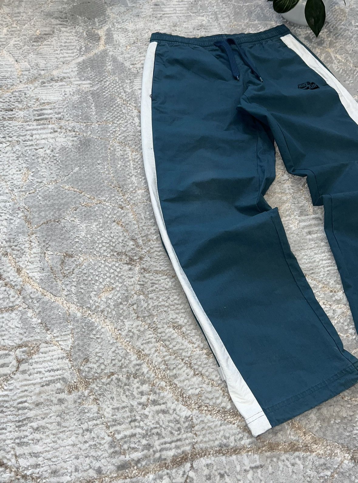 Nike × Vintage NIKE 00S VINTAGE 🦍 NYLON SWEATPANTS Y2K JOGGERS Size US 34 / EU 50 - 3 Thumbnail