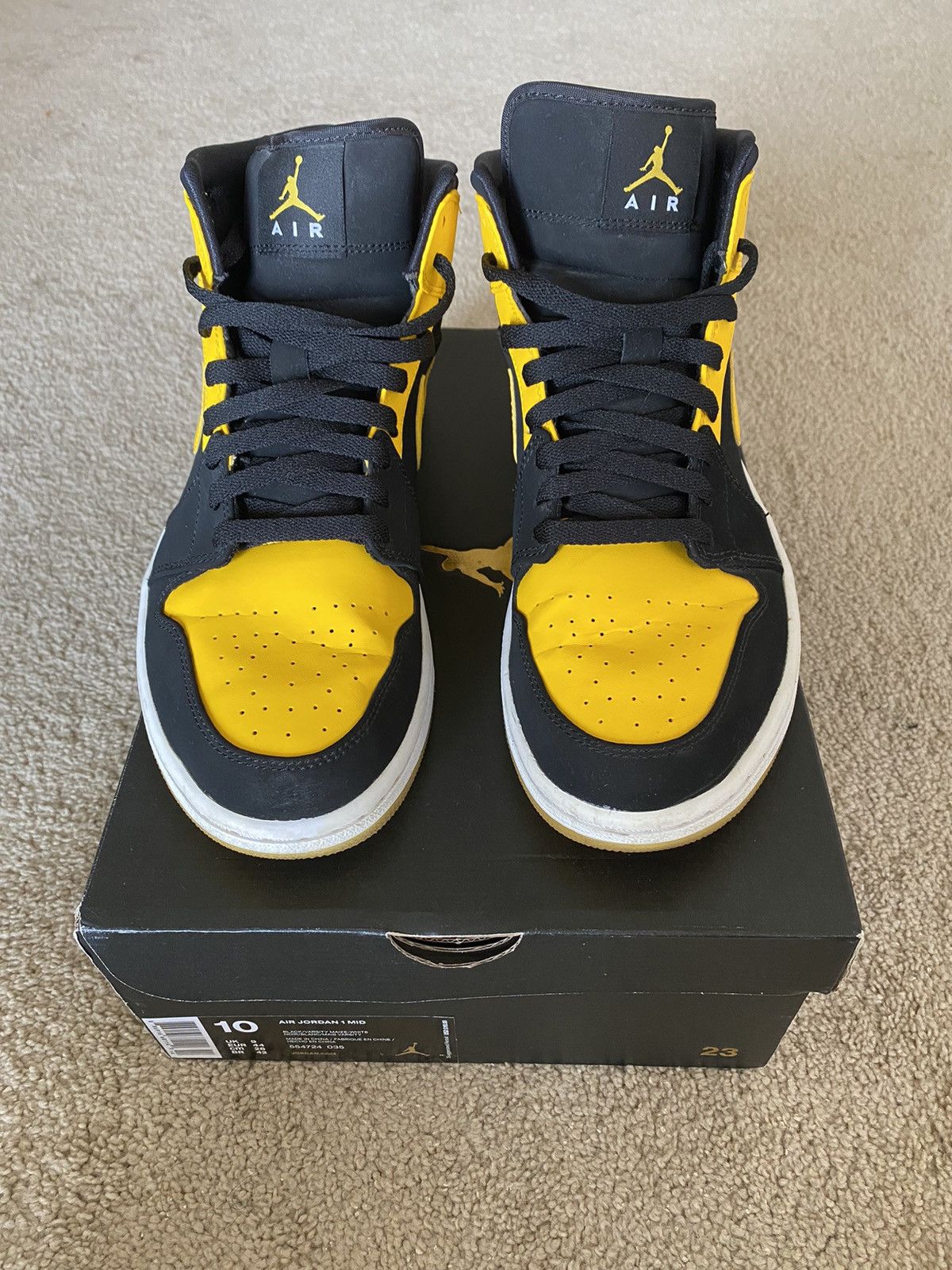 Jordan Brand Jordan 1 Retro Mid New Love 2017 Size 10 Size US 10 / EU 43 - 3 Thumbnail
