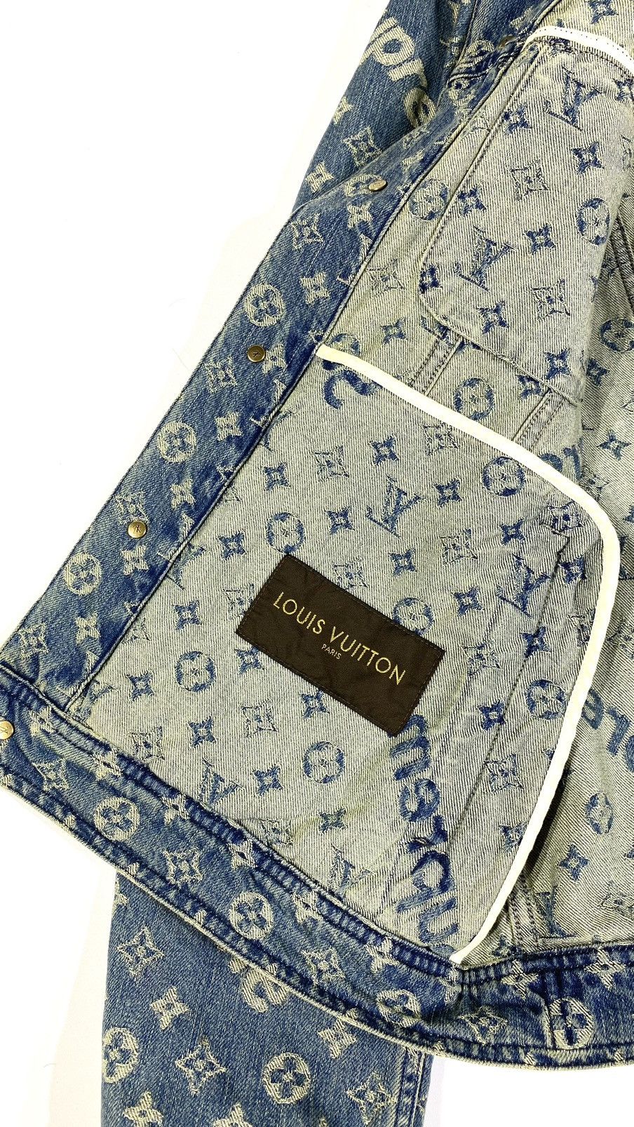 Louis Vuitton × Supreme Louis Vuitton X Supreme 54 Denim Jacket Blue Monogram Size US L / EU 52-54 / 3 - 8 Thumbnail