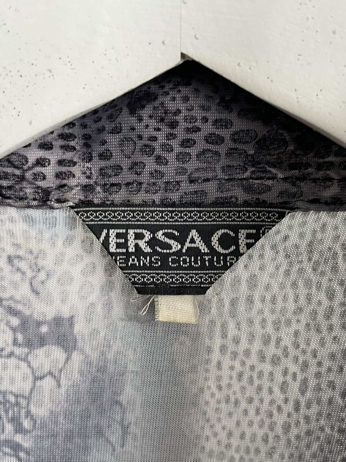 Versace Jeans Couture Vintage Versace Jeans Couture 90’s Snake Skin T-Shirt Blouse Size US M / EU 48-50 / 2 - 6 Thumbnail