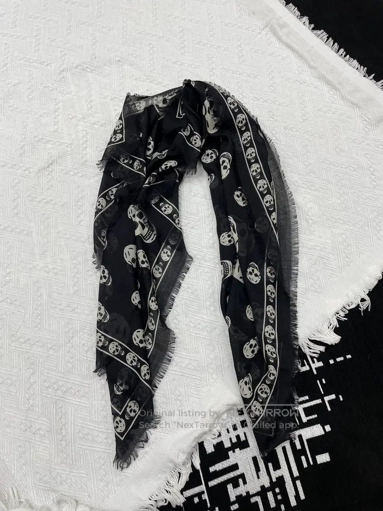 Alexander McQueen Alexander Mcqueen Black skull woollen silk scarf Size ONE SIZE - 2 Thumbnail