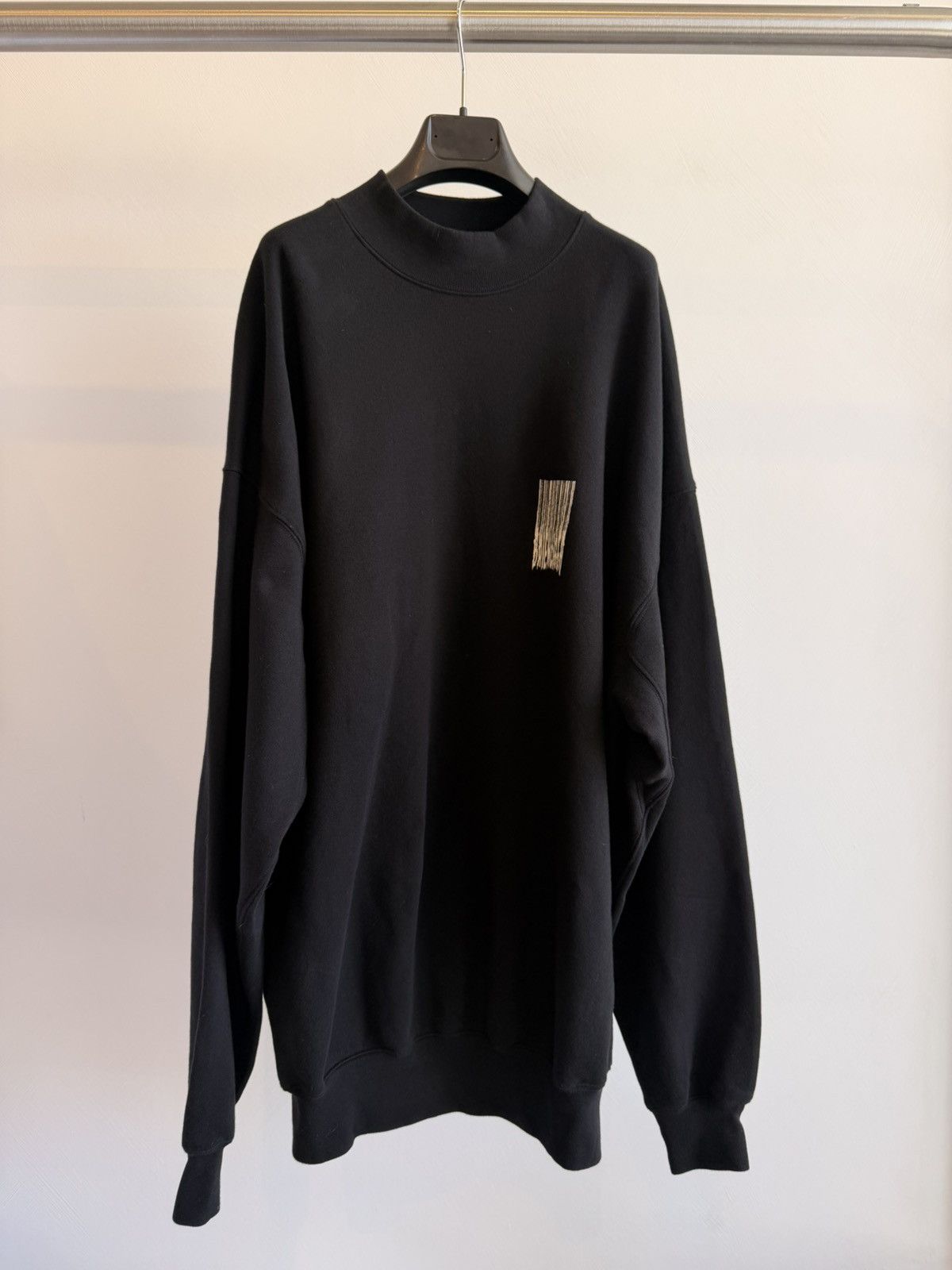 Balenciaga Balenciaga Oversized Logo Barcode Sweater Black Size XS Size US XS / EU 42 / 0 - 1 Thumbnail