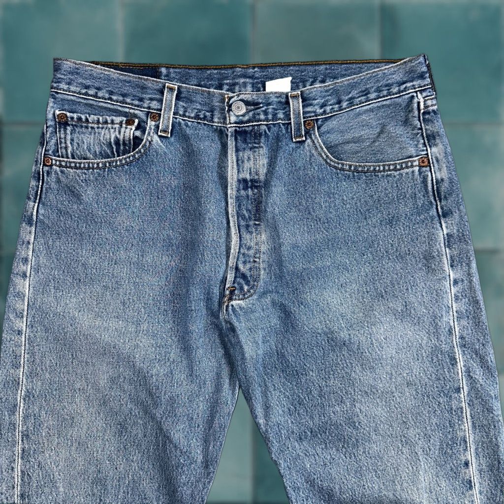 Levi's VINTAGE Levi's 501 Jeans 34x30 Blue Light Wash 90s Straight Leg Mens Regular Denim 34 30 XX Levis 501 Series USA Size US 34 / EU 50 - 1 Thumbnail