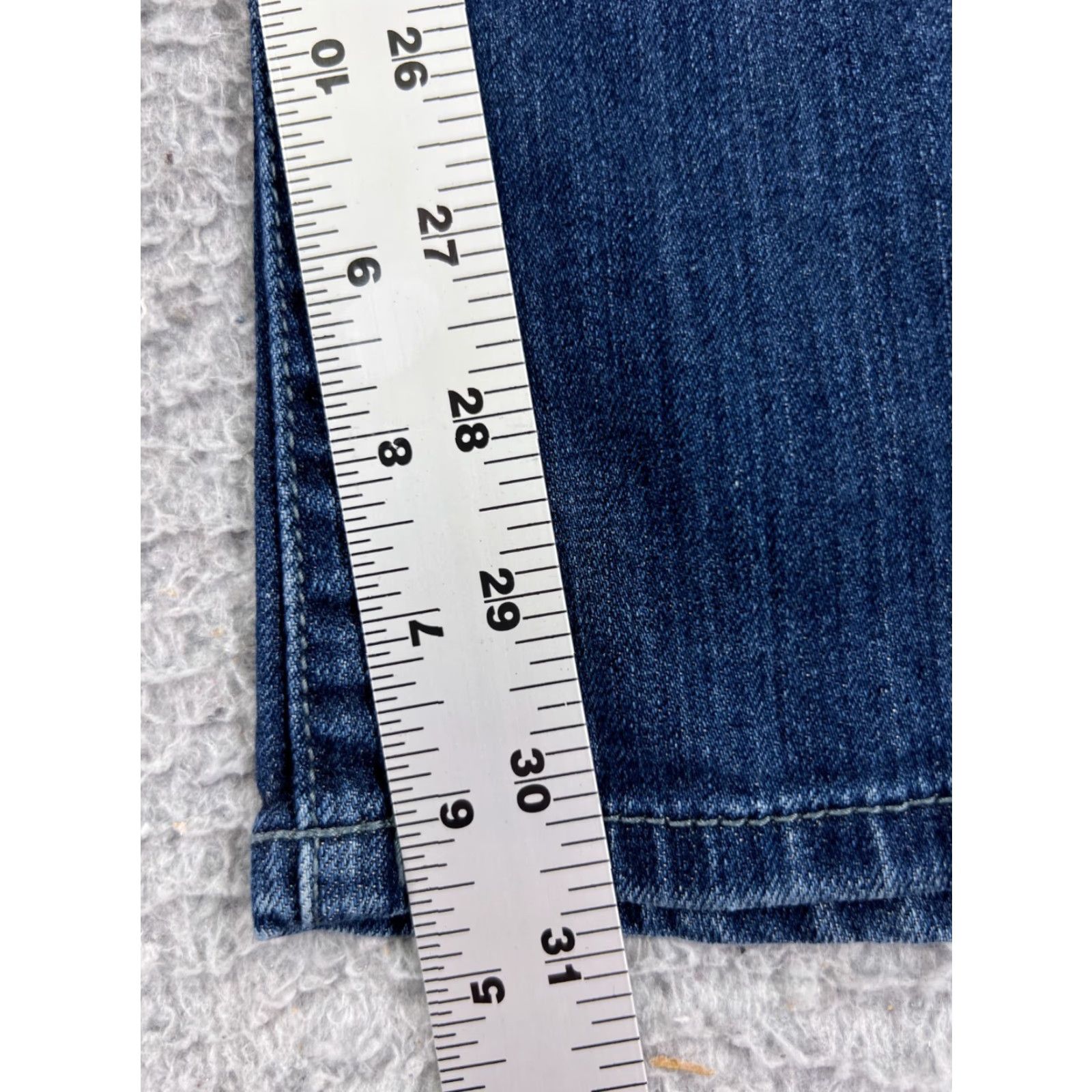 Mossimo Mossimo Jeans Womens 7 Blue Denim Flared Low Rise 26x31 Regular Stretch Distressed 5-Pocket Cotton Medium Wash Belt Zip Vintage: No Ladies Jeans Size 28" / US 6 / IT 42 - 7 Thumbnail