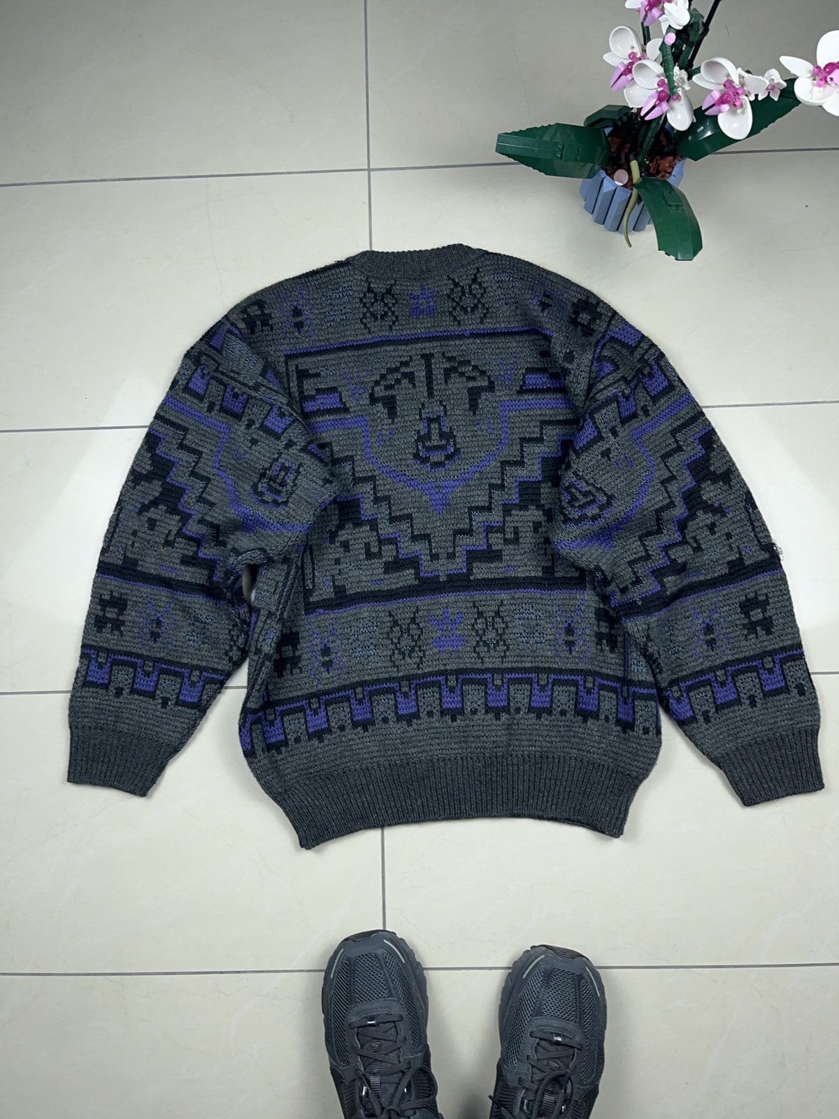 Vintage ➕ Vintage gray Purple crazy pattern boxy sweater Size US M / EU 48-50 / 2 - 3 Thumbnail
