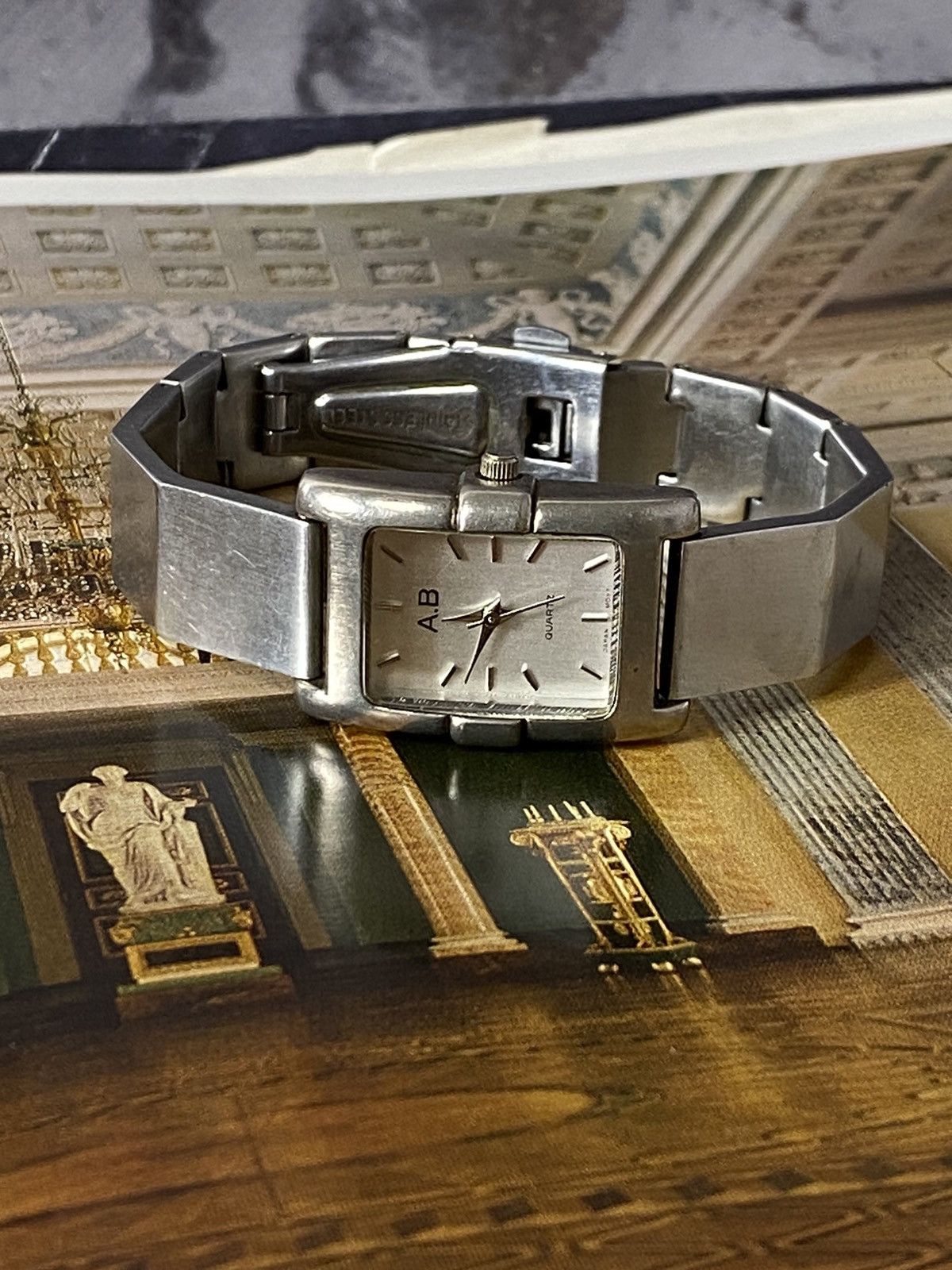 Japanese Brand Women's Watch, Silver Tone, Quartz, Thin Bracelet Size ONE SIZE - 1 Thumbnail