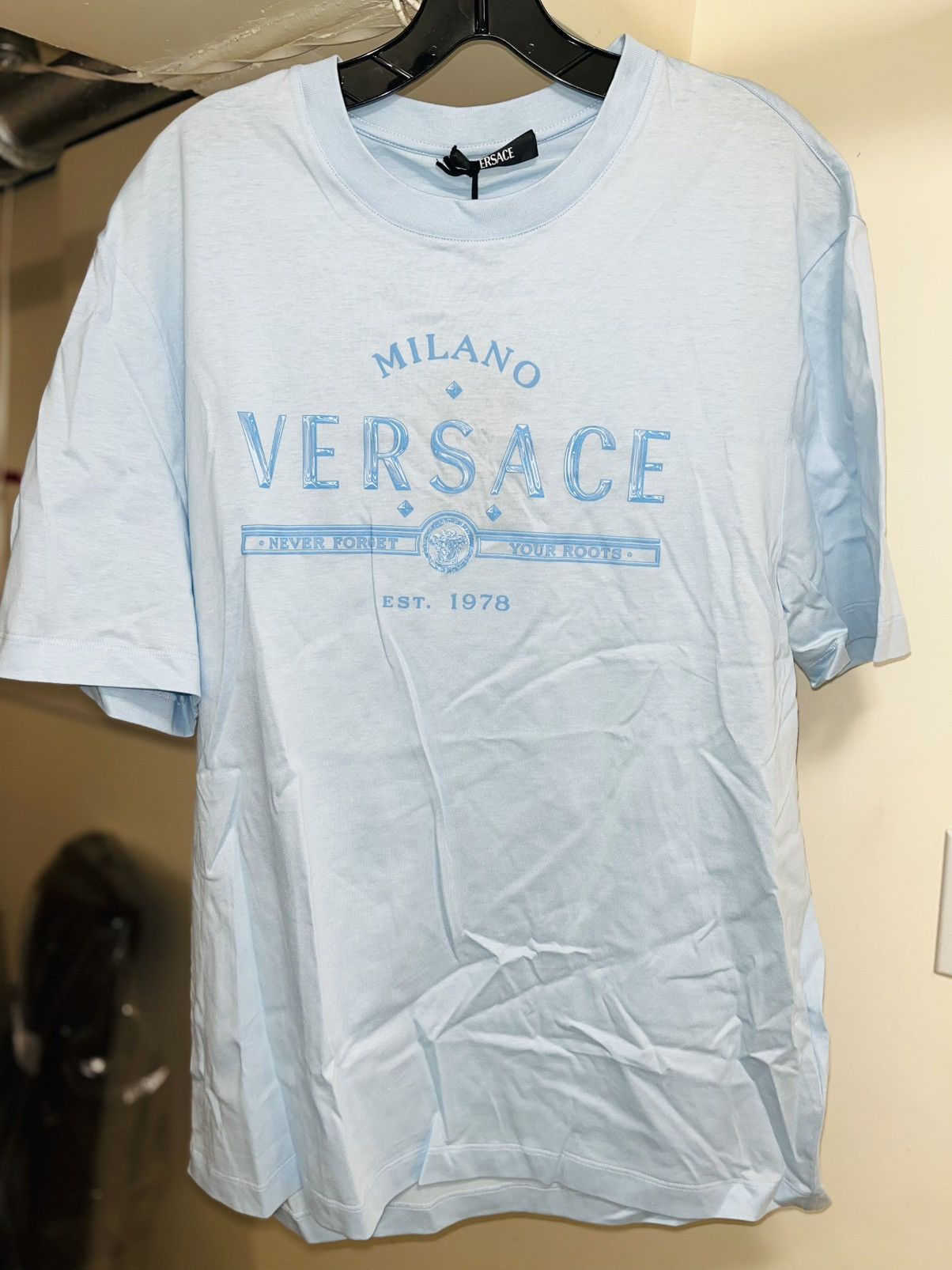 Versace Versace Pastel Blue T-Shirt Sz L Size US L / EU 52-54 / 3 - 3 Thumbnail