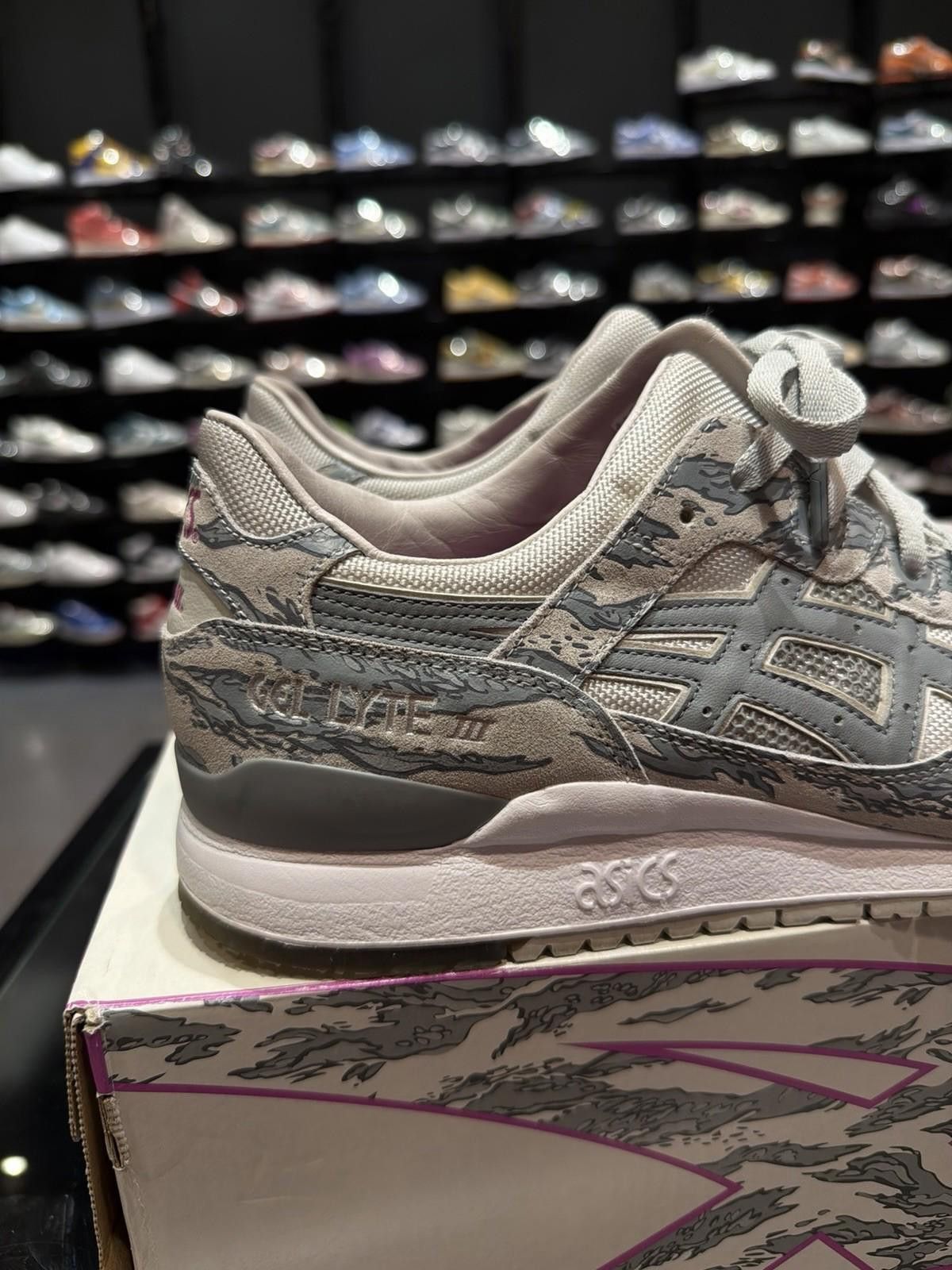 Asics atmos × Solebox × Asics Gel-Lyte III Grey Grey 11.5 Size US 11.5 / EU 44-45 - 4 Thumbnail