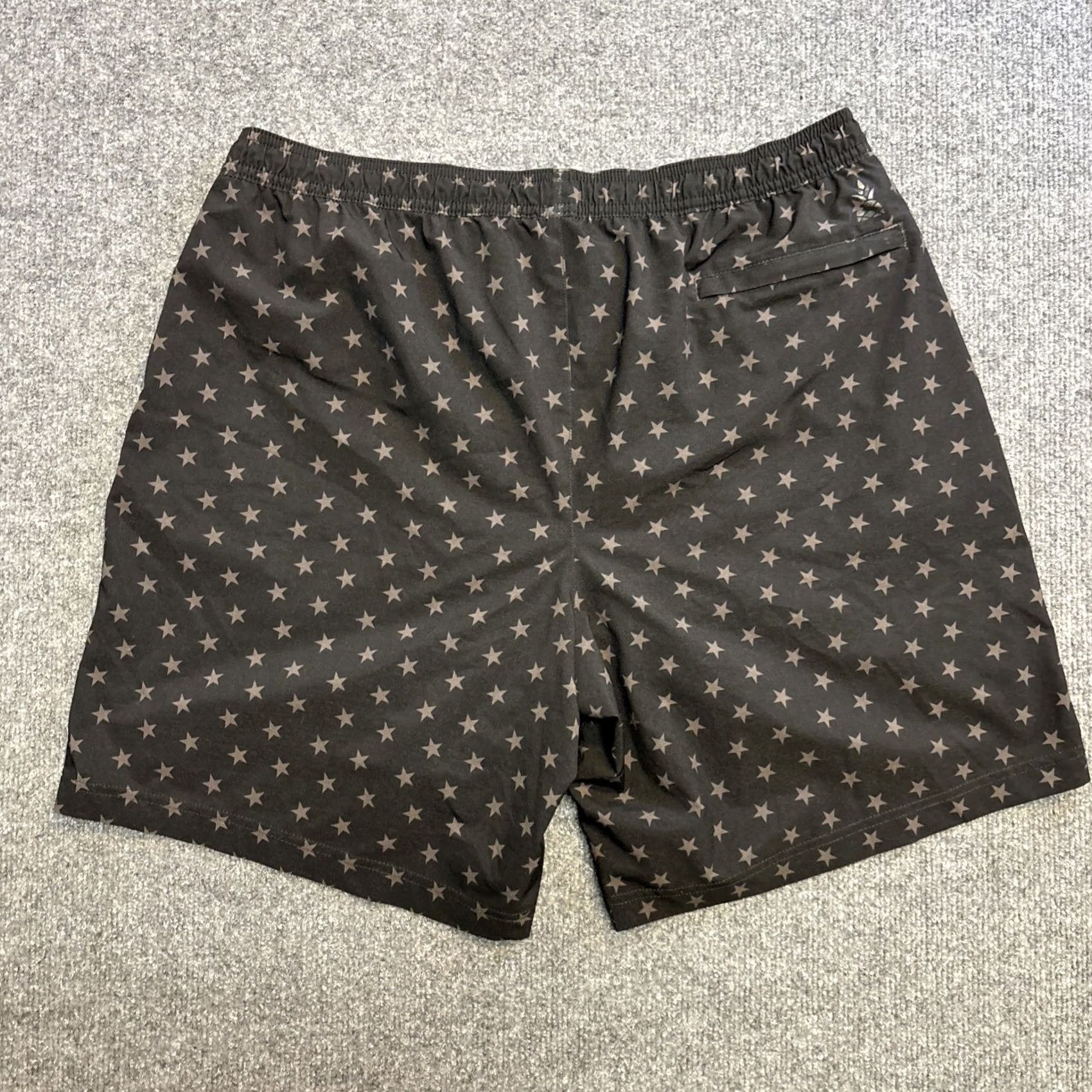 Chubbies Chubbies Mens Danger Zones 5.5 In Ultimate Training Shorts - Black - Size 2XL Size US 39 - 6 Thumbnail