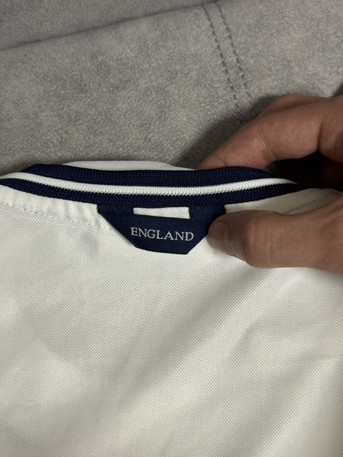 Umbro Vintage Umbro England 00/01 Y2K soccer jersey retro t-shirt Size US M / EU 48-50 / 2 - 15 Thumbnail