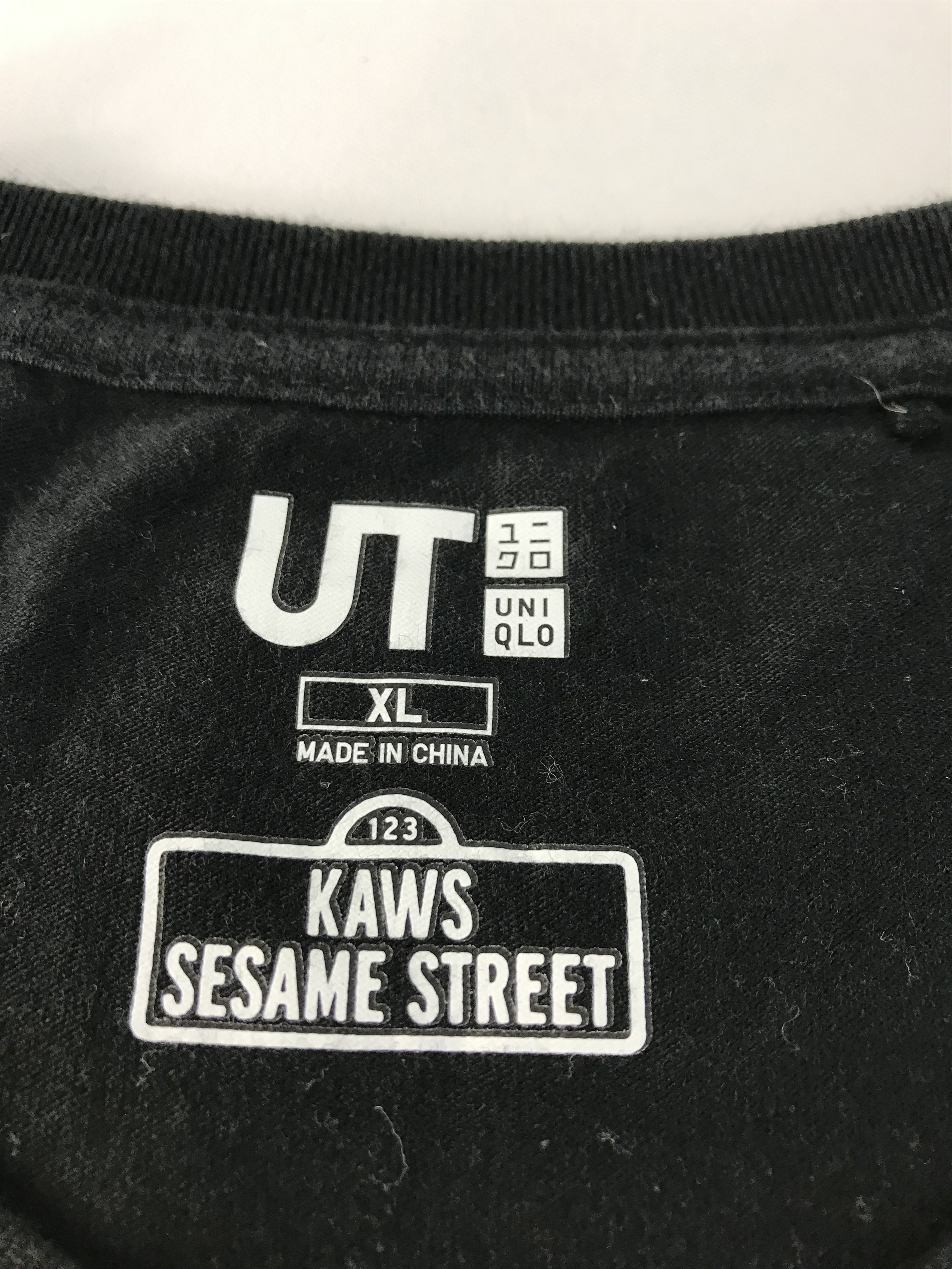 Kaws Kaws Sesame Street Von Count Dracula Muppet Character Tees Size US XL / EU 56 / 4 - 7 Thumbnail