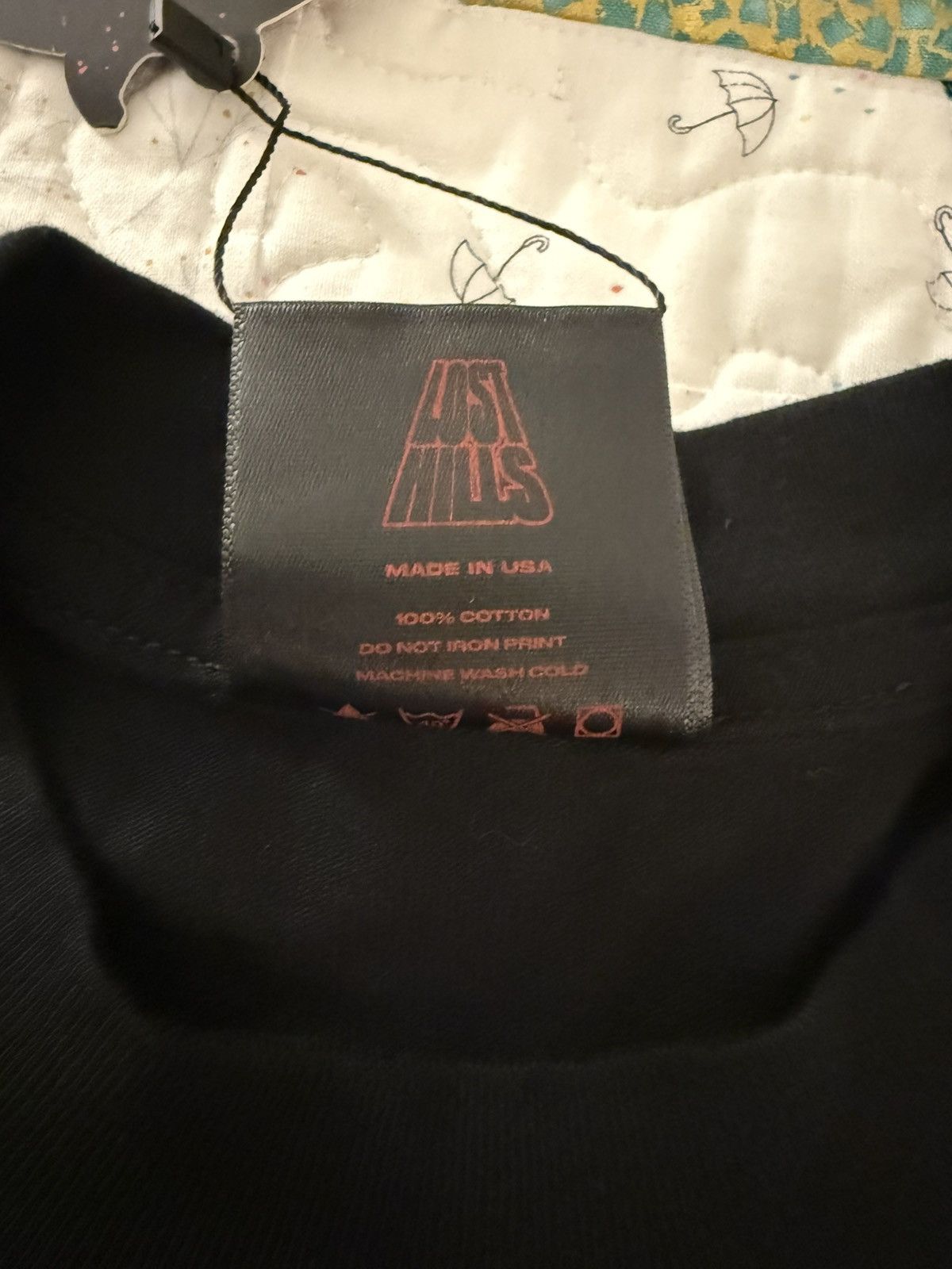 Lost hills Lost Hills Heavy Weight T- XL- NWT Size US XL / EU 56 / 4 - 4 Thumbnail
