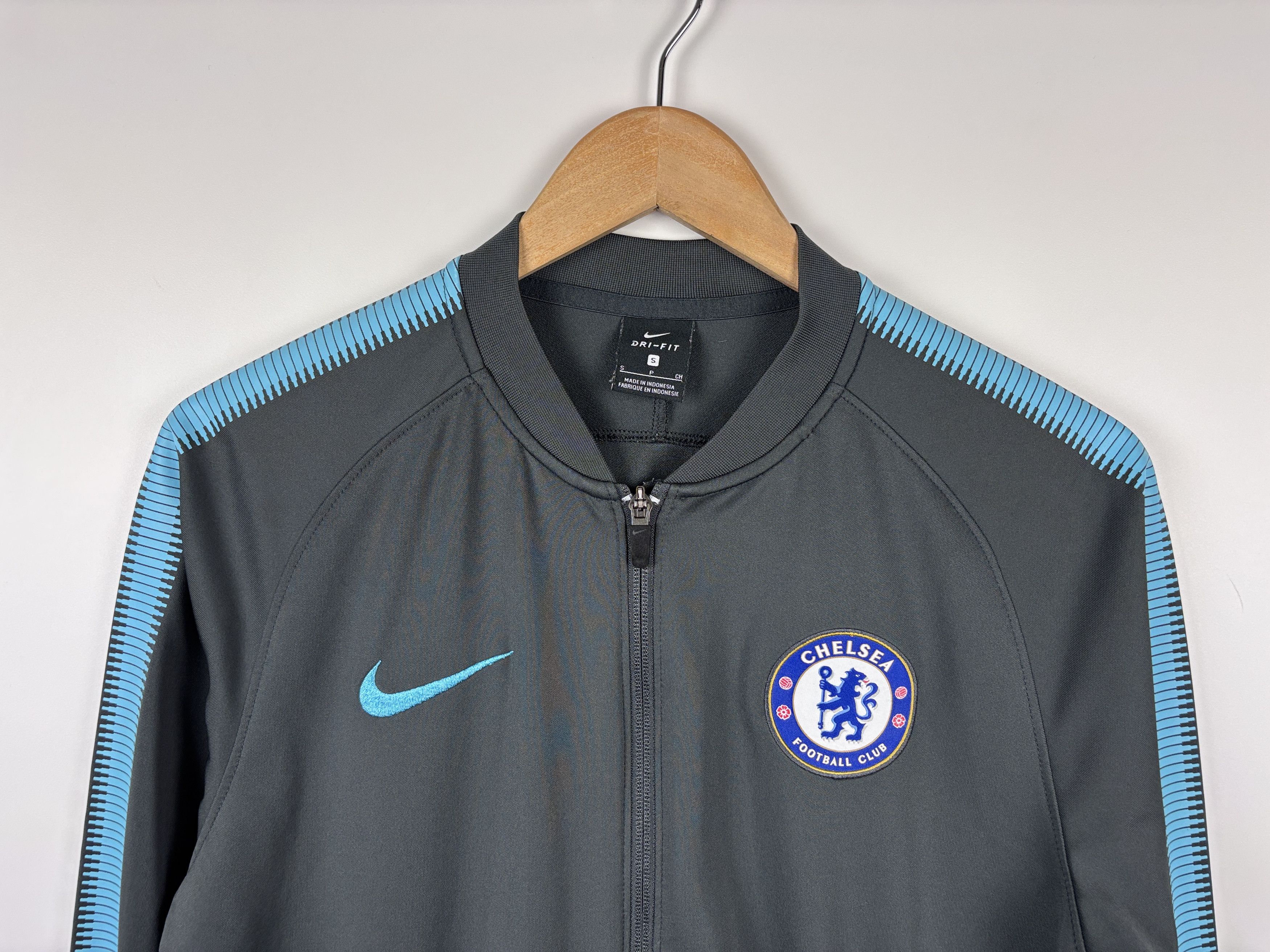 Chelsea Soccer × Nike Mens Nike Chelsea Training Full Zip Jacket Black Size S Size US S / EU 44-46 / 1 - 2 Thumbnail