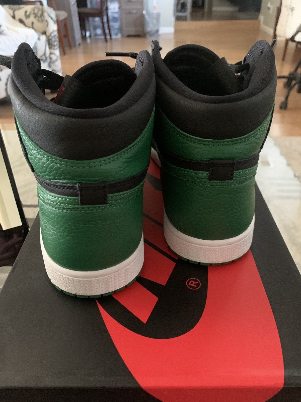 Jordan Brand × Nike AIR JORDAN 1 RETRO HIGH OG Size US 11.5 / EU 44-45 - 4 Thumbnail