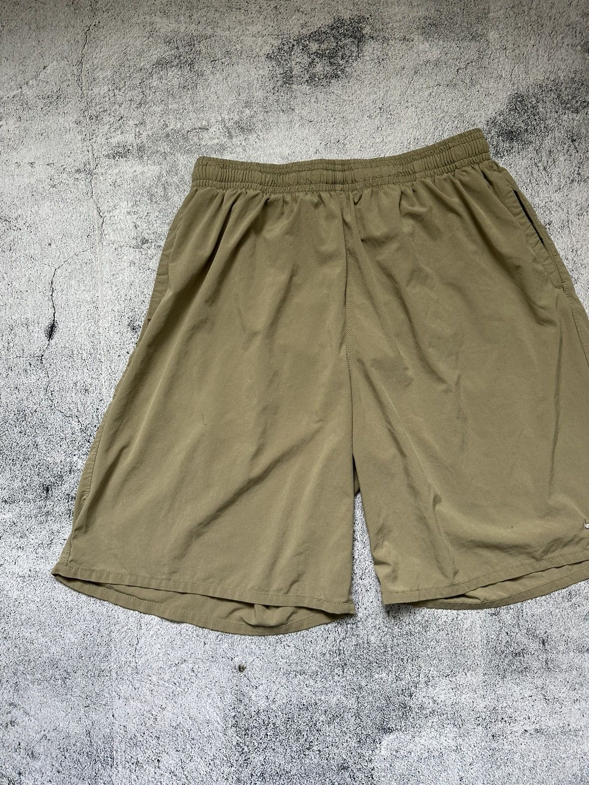Nike Vintage Nike Shorts Beige Logo Fit Y2K Size US 34 / EU 50 - 4 Thumbnail