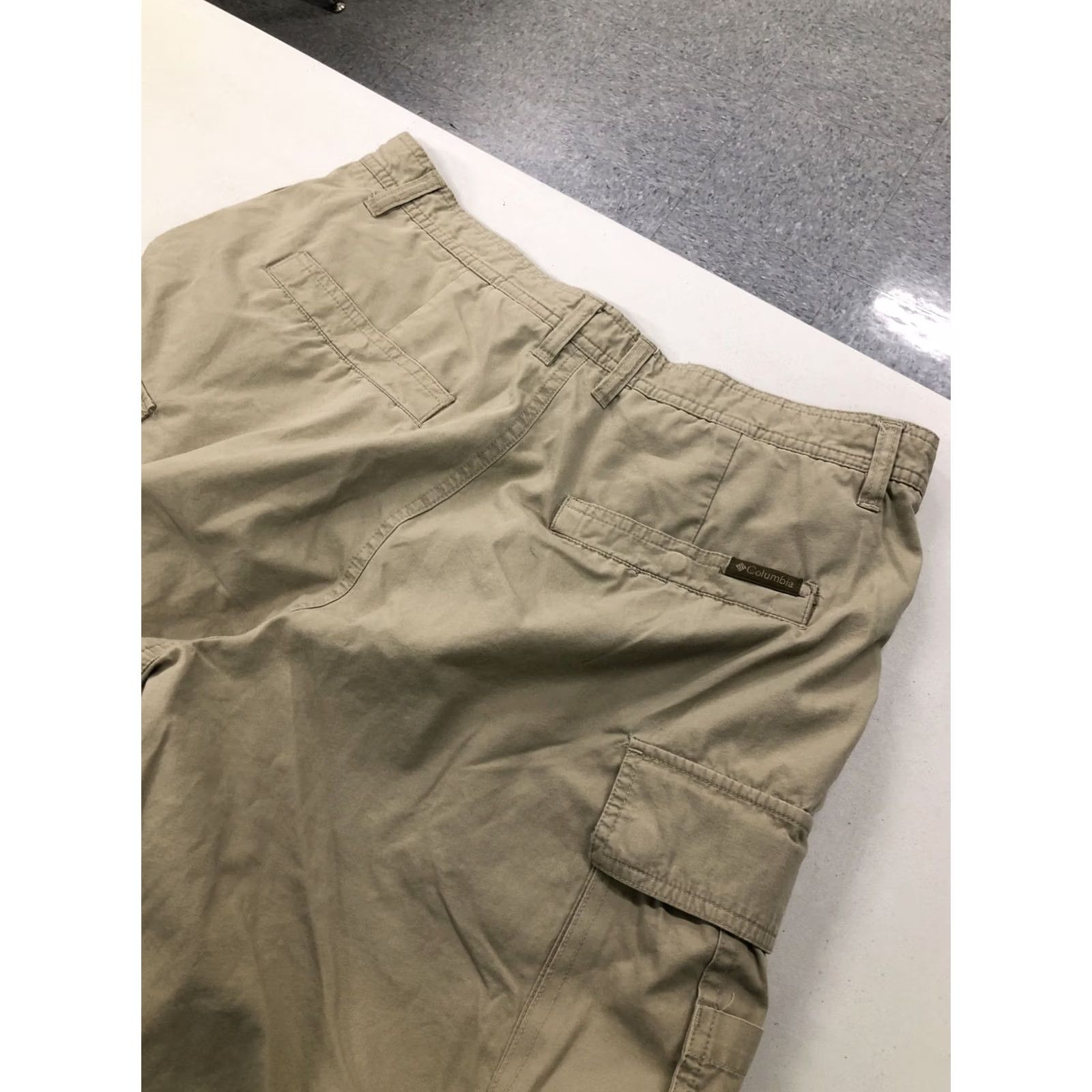 Vintage Columbia Men's Cargo Hiking Shorts Beige Size 34 Lightweight Outdoors Pockets Size US 34 / EU 50 - 5 Thumbnail