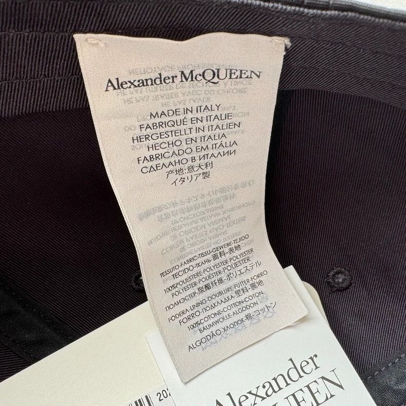 Alexander McQueen Alexander Mcqueen SizeM Contrast color logo hat Size ONE SIZE - 8 Thumbnail