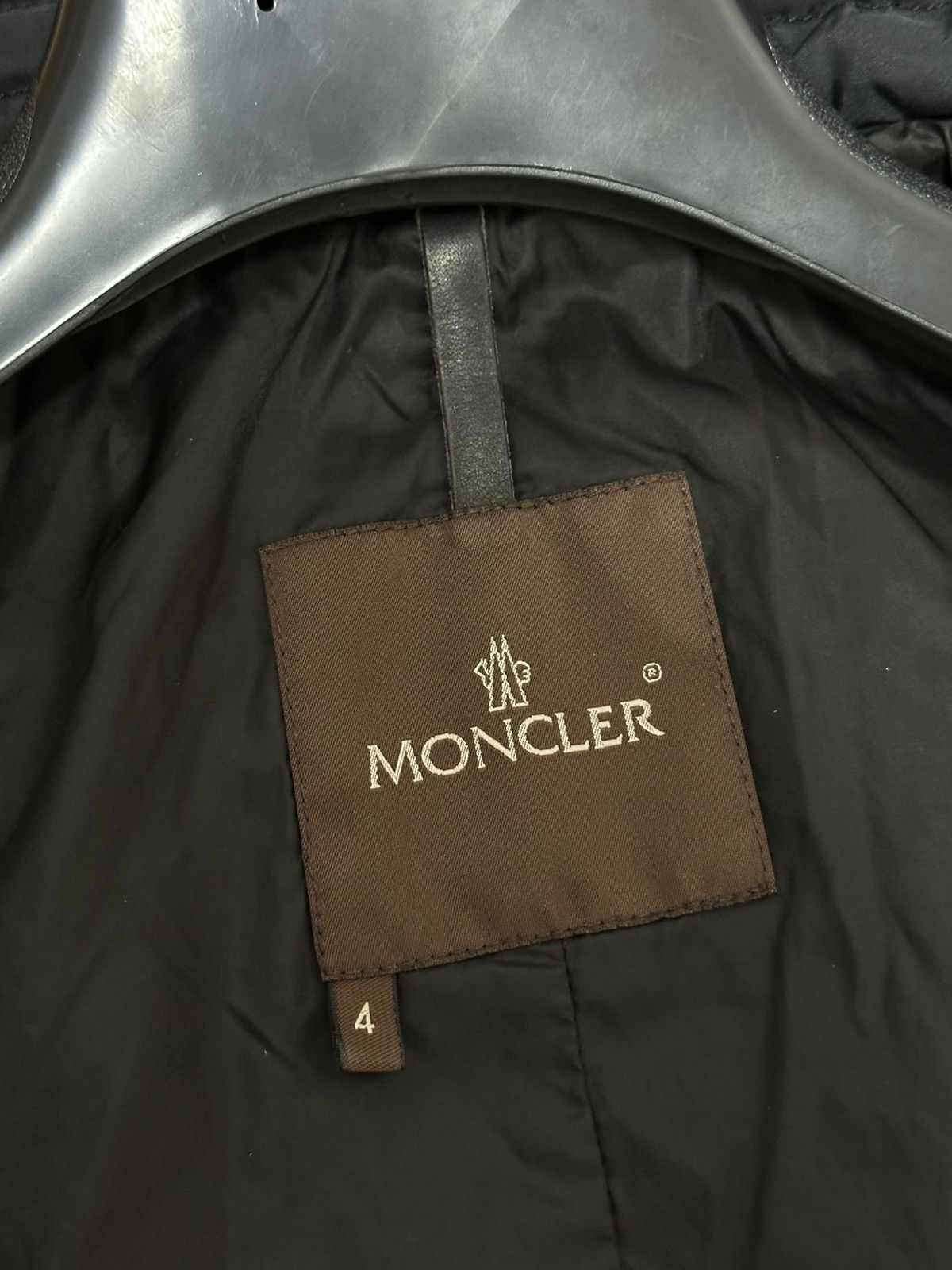 Moncler Vintage Moncler Black Puffer Jacket L Size Monogram Size L / US 10 / IT 46 - 7 Thumbnail