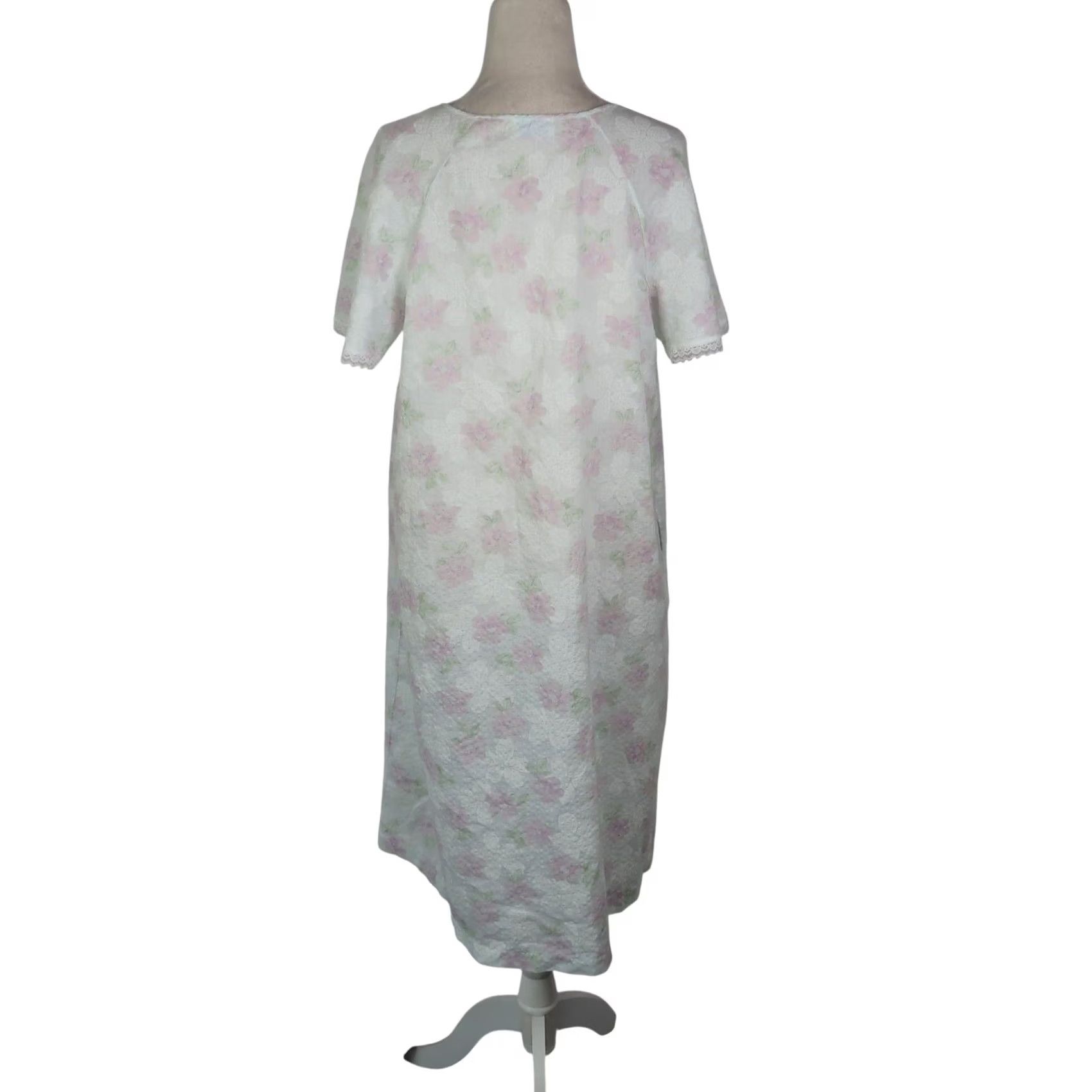 Vintage VINTAGE Lorraine White Floral Print House Dress Nightgown S Dress Women 80s Short Sleeve Cotton Polyester Floral 80s Womens Size S / US 4 / IT 40 - 4 Thumbnail