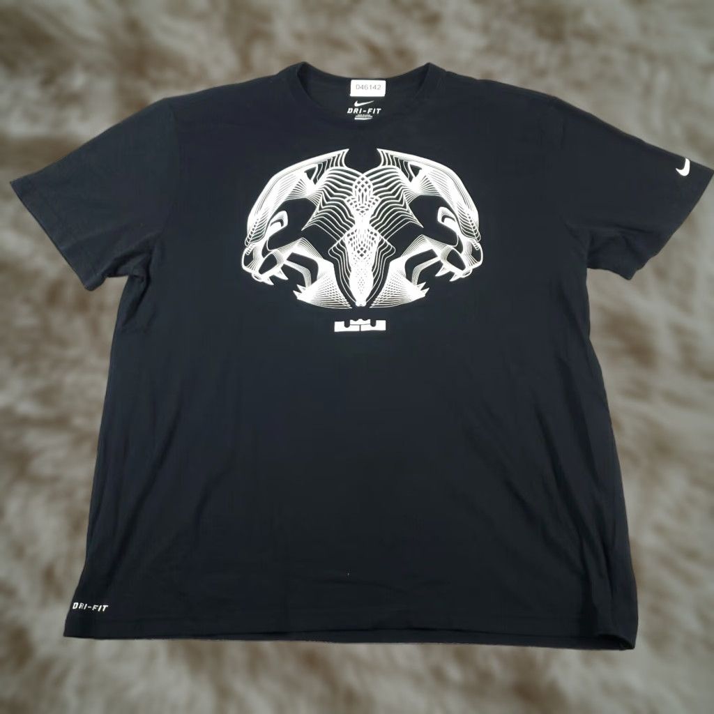 Nike Nike T Shirt Men 2XL Black Swoosh Logo Short Sleeve Crew Neck Cotton Blend Casual All Seasons Sports Modern Brand Nike Mens 2XL Black Shirt Size US XXL / EU 58 / 5 - 1 Thumbnail