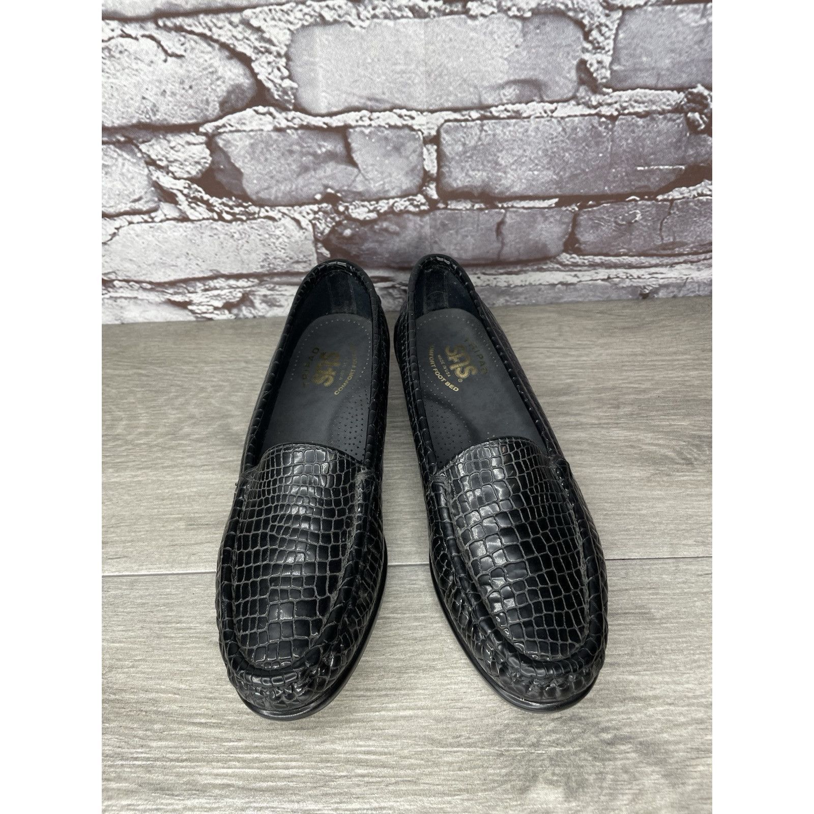 Other SAS Simplify Black Croc Patent Tripad Slip On Flats Shoes Wo Size US 6.5 / IT 36.5 - 2 Thumbnail